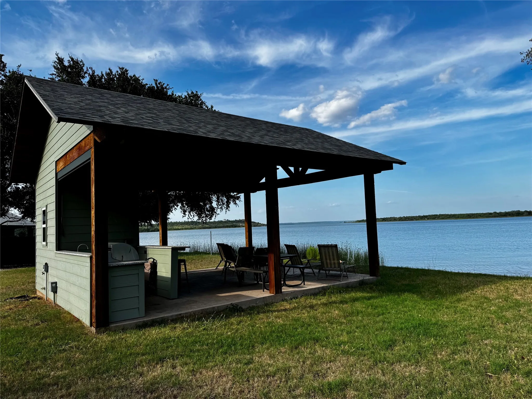 Mobile Home For Sale in Palo Pinto County , 1909 Buck Run, Graford, Texas 76449, 2 Bedroom, 1 Bathroom, Garage spaces, 728 Sqft, built in 1980, mls#21347450, Real Estate Agent in Graford, Homes For Sale in Palo Pinto county, Homes For Sale in Graford, Realtor in Graford Texas, Real Estate Brokerage Independent Realty Texas, Luminita Cordes Realtor