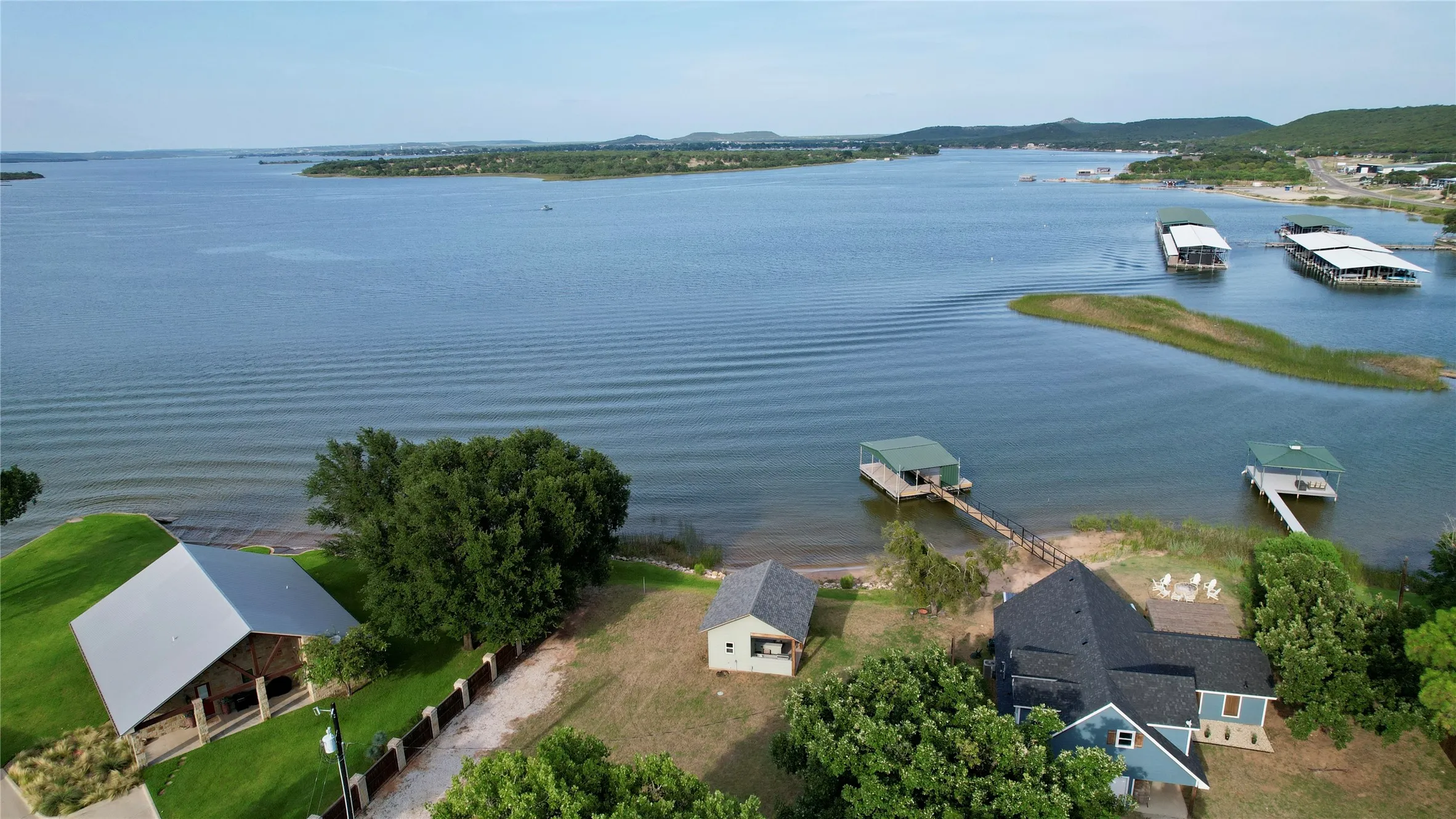 Mobile Home For Sale in Palo Pinto County , 1909 Buck Run, Graford, Texas 76449, 2 Bedroom, 1 Bathroom, Garage spaces, 728 Sqft, built in 1980, mls#21347450, Real Estate Agent in Graford, Homes For Sale in Palo Pinto county, Homes For Sale in Graford, Realtor in Graford Texas, Real Estate Brokerage Independent Realty Texas, Luminita Cordes Realtor