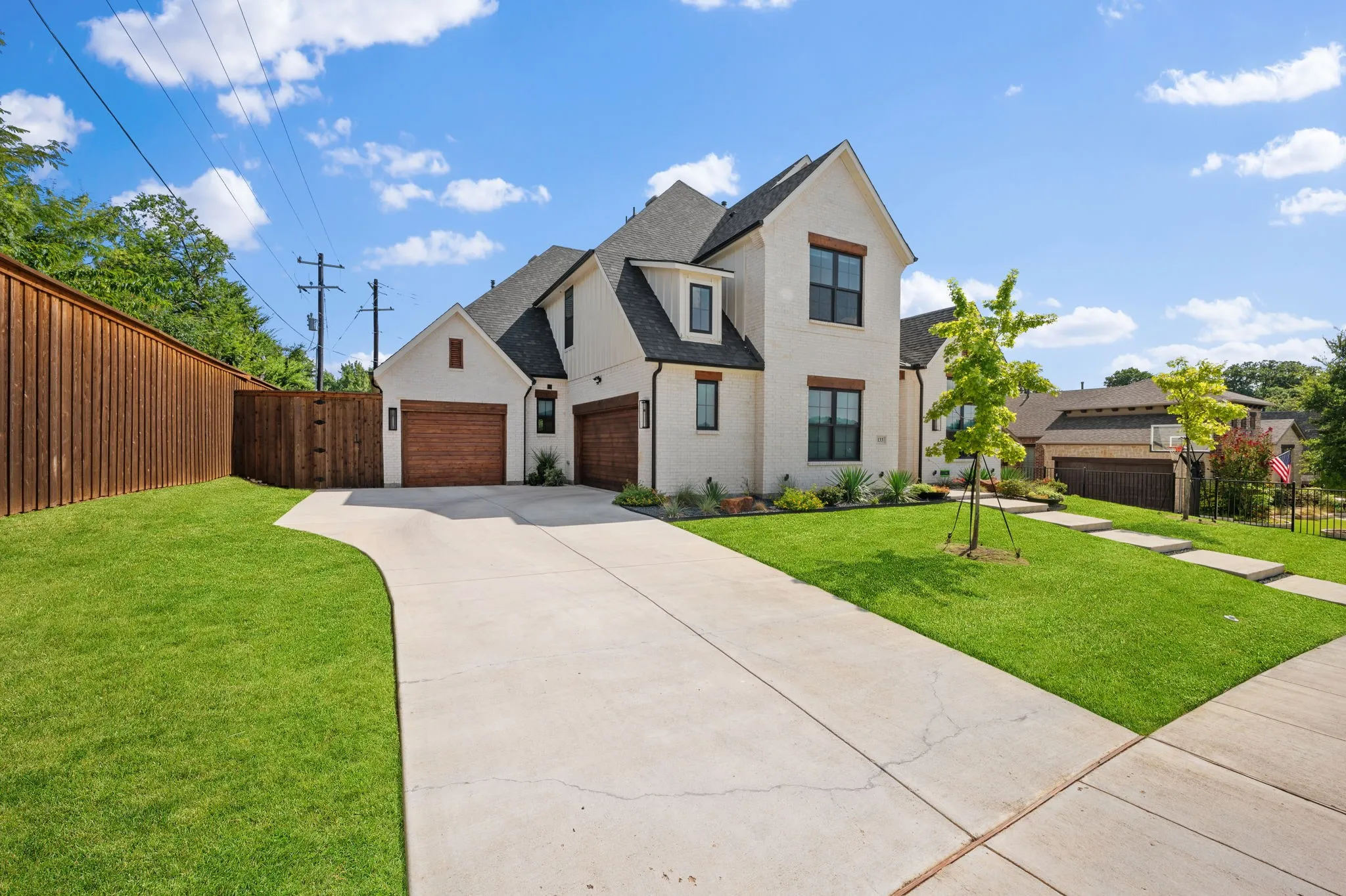Single Family Residence For Sale in Denton County , 133 Chisholm Trail, Highland Village, Texas 75077, 5 Bedroom, 4 Bathroom, 3 Garage spaces, 4,089 Sqft, built in 2022, mls#21347478, Real Estate Agent in Highland Village, Homes For Sale in Denton county, Homes For Sale in Highland Village, Realtor in Highland Village Texas, Real Estate Brokerage Independent Realty Texas, Luminita Cordes Realtor