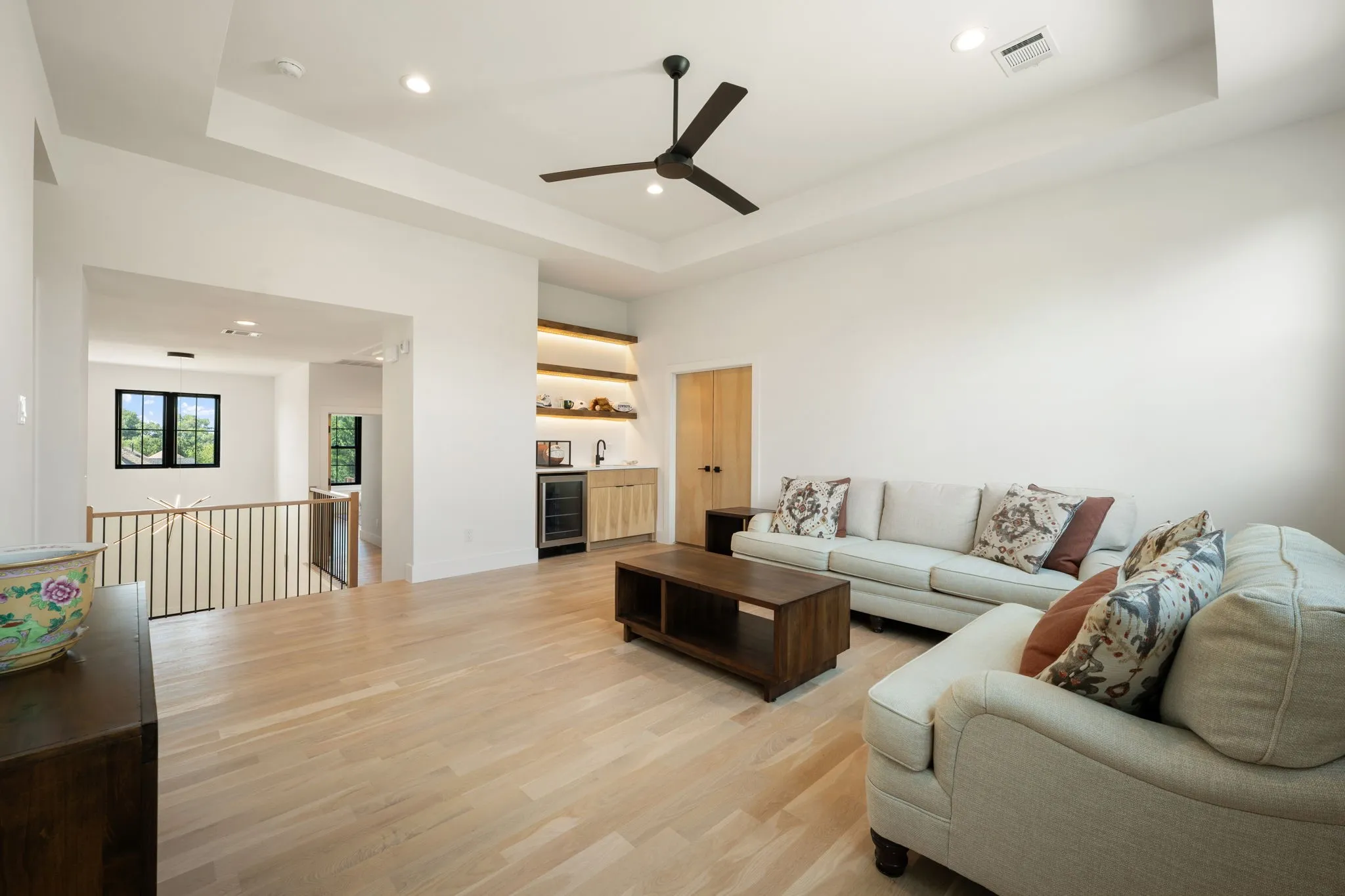 Single Family Residence For Sale in Denton County , 133 Chisholm Trail, Highland Village, Texas 75077, 5 Bedroom, 4 Bathroom, 3 Garage spaces, 4,089 Sqft, built in 2022, mls#21347478, Real Estate Agent in Highland Village, Homes For Sale in Denton county, Homes For Sale in Highland Village, Realtor in Highland Village Texas, Real Estate Brokerage Independent Realty Texas, Luminita Cordes Realtor
