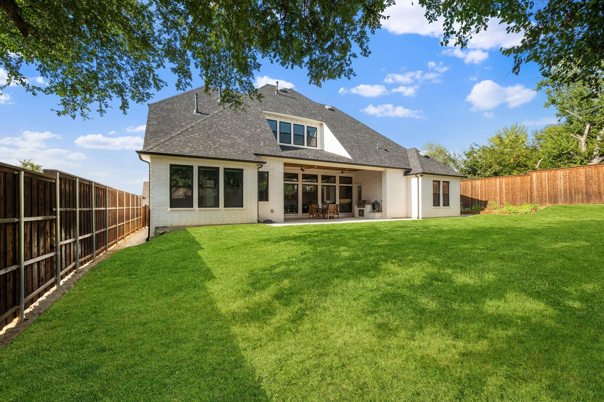 Single Family Residence For Sale in Denton County , 133 Chisholm Trail, Highland Village, Texas 75077, 5 Bedroom, 4 Bathroom, 3 Garage spaces, 4,089 Sqft, built in 2022, mls#21347478, Real Estate Agent in Highland Village, Homes For Sale in Denton county, Homes For Sale in Highland Village, Realtor in Highland Village Texas, Real Estate Brokerage Independent Realty Texas, Luminita Cordes Realtor