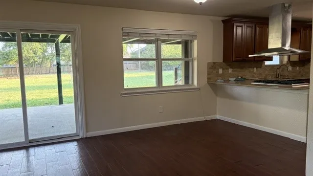 Single Family Residence For Rent in Collin County , 13980 Red Wood Circle S, Frisco, Texas 75071, 4 Bedroom, 2 Bathroom, 2 Garage spaces, 2,306 Sqft, built in 1982, mls#21347561, Real Estate Agent in Frisco, Homes For Rent in Collin county, Homes For Rent in Frisco, Realtor in Frisco Texas, Real Estate Brokerage Independent Realty Texas, Luminita Cordes Realtor
