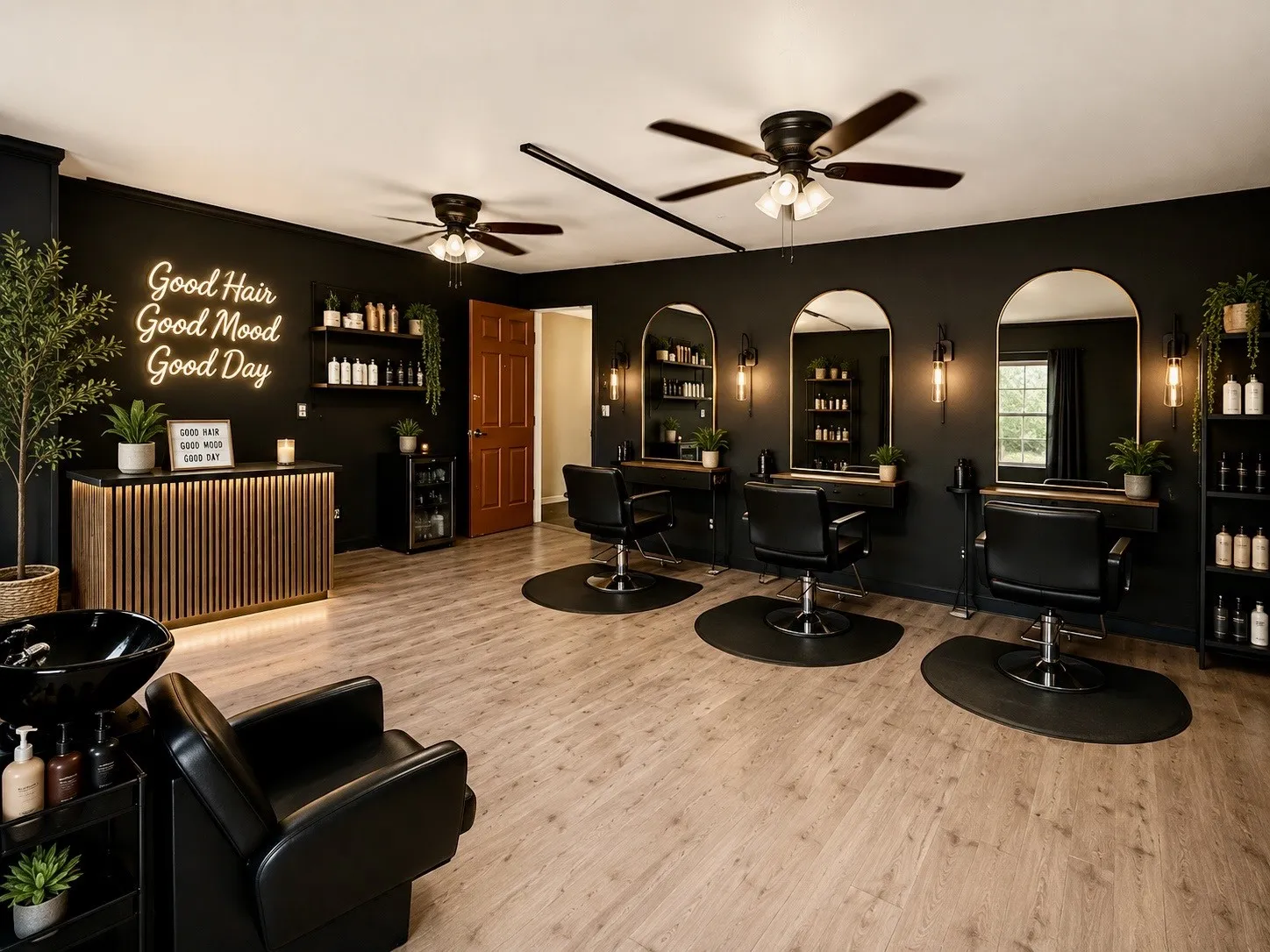 The property is well suited for a salon or wellness business with private rooms and the possibility of multiple entrances from the exterior. (This image is virtually staged)