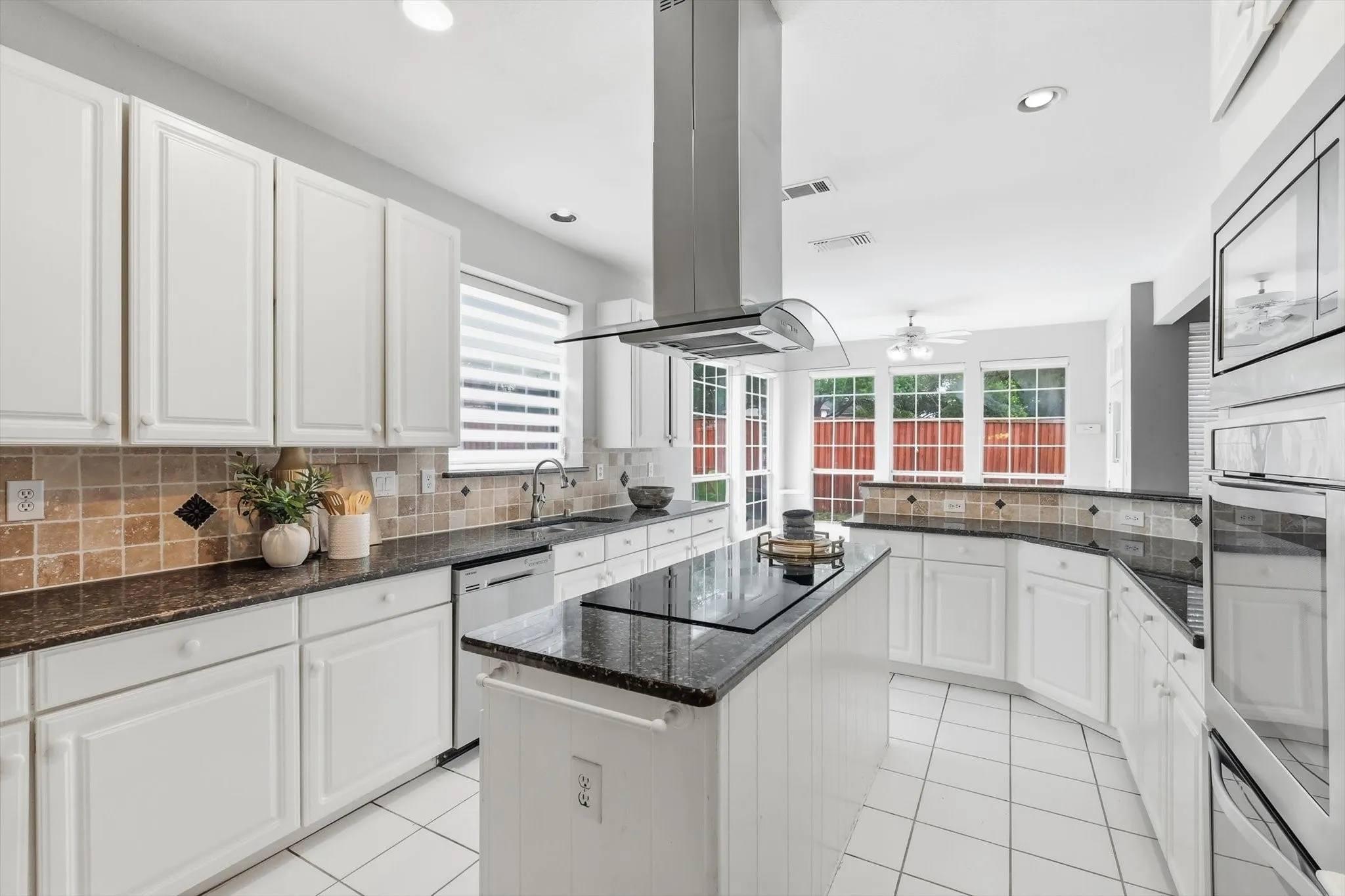 Single Family Residence For Sale in Collin County , 4001 Mayflower Lane, Plano, Texas 75024, 6 Bedroom, 5 Bathroom, 3 Garage spaces, 4,522 Sqft, built in 1992, mls#21347583, Real Estate Agent in Plano, Homes For Sale in Collin county, Homes For Sale in Plano, Realtor in Plano Texas, Real Estate Brokerage Independent Realty Texas, Luminita Cordes Realtor