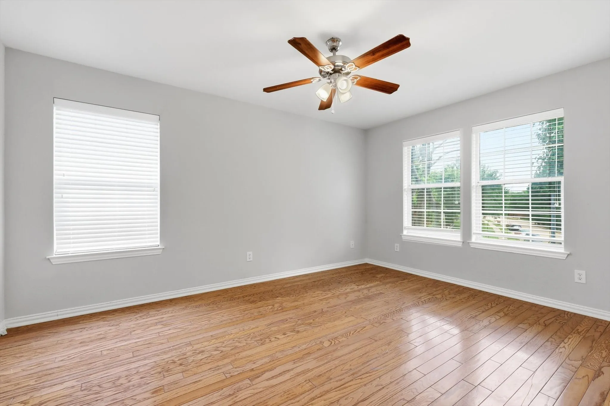 Single Family Residence For Sale in Collin County , 4001 Mayflower Lane, Plano, Texas 75024, 6 Bedroom, 5 Bathroom, 3 Garage spaces, 4,522 Sqft, built in 1992, mls#21347583, Real Estate Agent in Plano, Homes For Sale in Collin county, Homes For Sale in Plano, Realtor in Plano Texas, Real Estate Brokerage Independent Realty Texas, Luminita Cordes Realtor