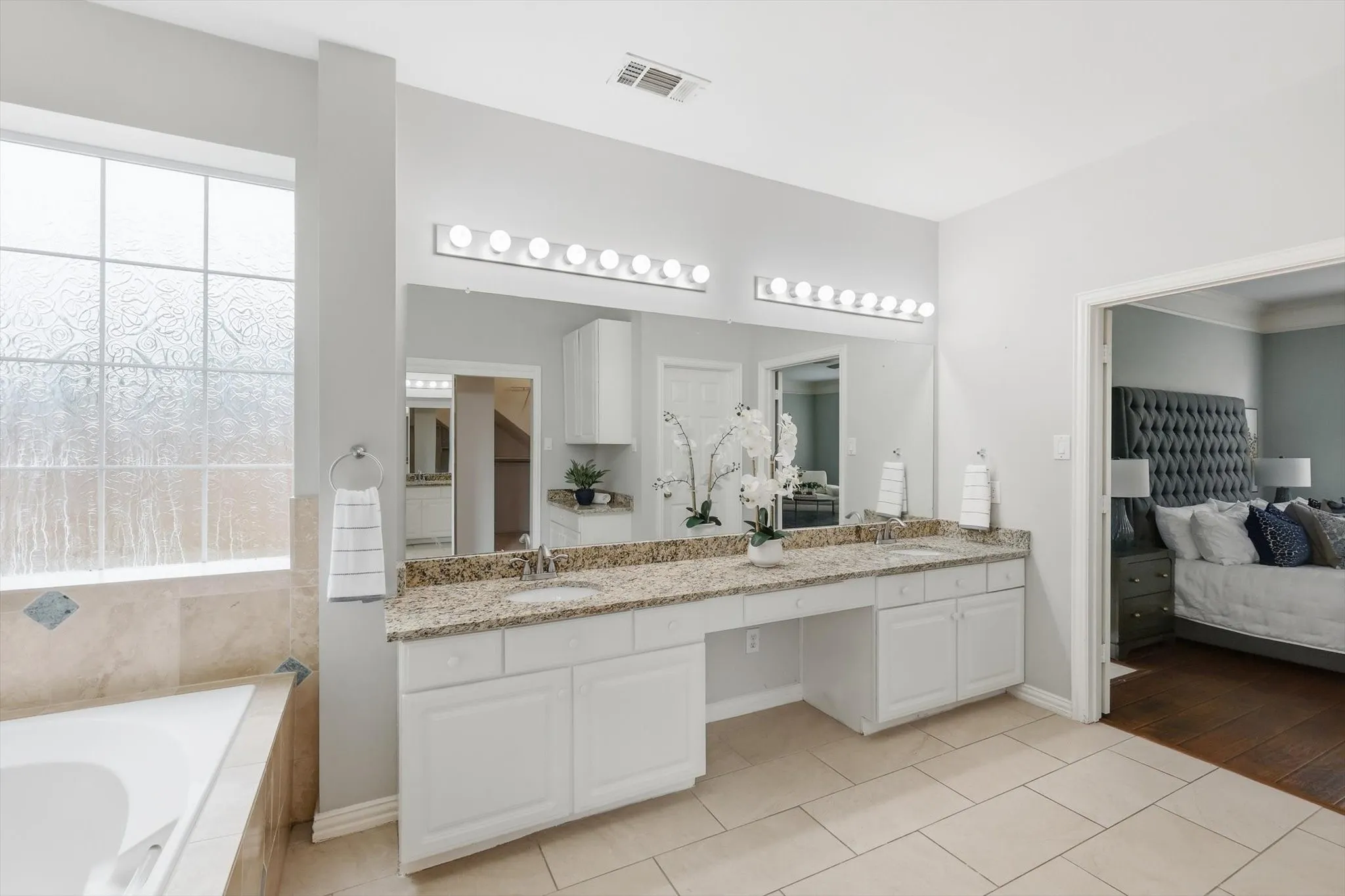 Single Family Residence For Sale in Collin County , 4001 Mayflower Lane, Plano, Texas 75024, 6 Bedroom, 5 Bathroom, 3 Garage spaces, 4,522 Sqft, built in 1992, mls#21347583, Real Estate Agent in Plano, Homes For Sale in Collin county, Homes For Sale in Plano, Realtor in Plano Texas, Real Estate Brokerage Independent Realty Texas, Luminita Cordes Realtor