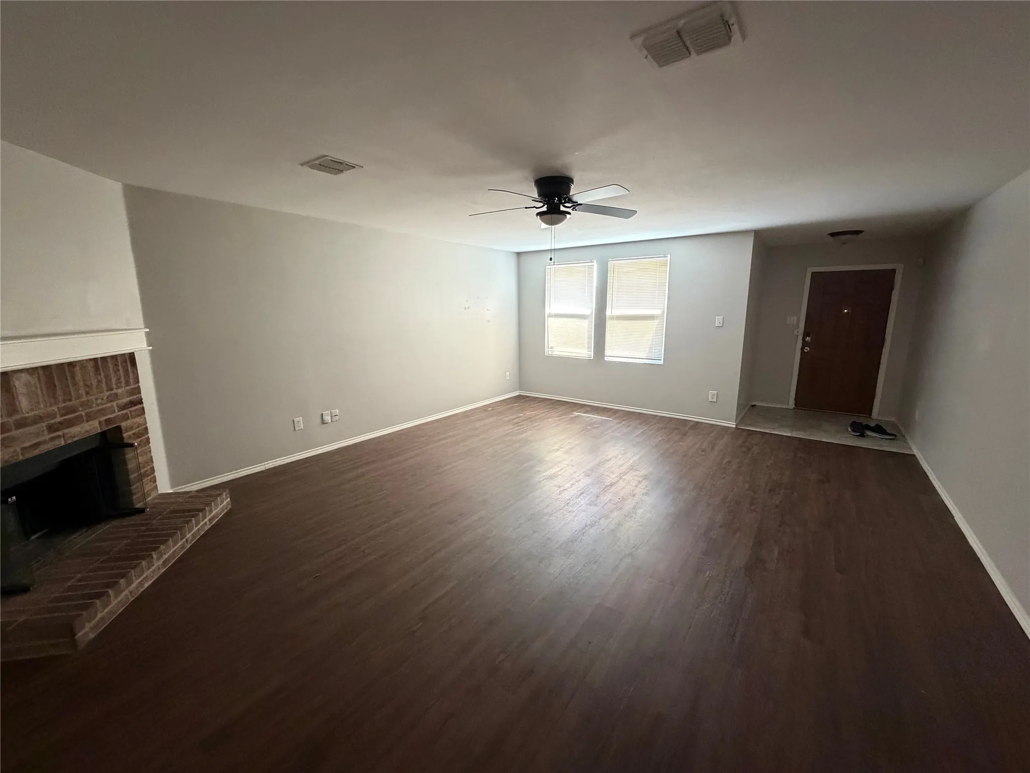 Single Family Residence For Rent in Collin County , 12842 Cowper Drive, Frisco, Texas 75035, 3 Bedroom, 2 Bathroom, 2 Garage spaces, 1,883 Sqft, built in 2004, mls#21335795, Real Estate Agent in Frisco, Homes For Rent in Collin county, Homes For Rent in Frisco, Realtor in Frisco Texas, Real Estate Brokerage Independent Realty Texas, Luminita Cordes Realtor