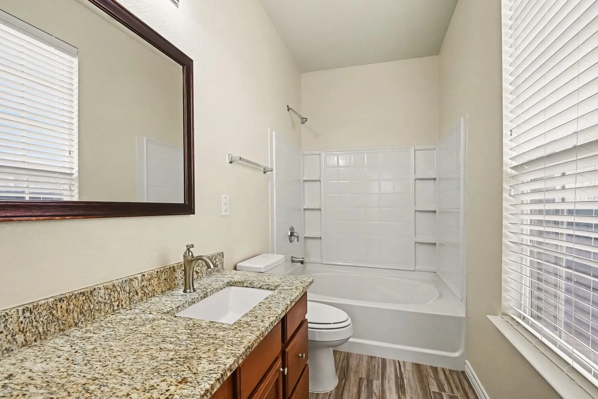 Single Family Residence For Sale in Tarrant County , 6321 Ferncreek Lane, Fort Worth, Texas 76179, 3 Bedroom, 2 Bathroom, 2 Garage spaces, 1,590 Sqft, built in 2010, mls#21345793, Real Estate Agent in Fort Worth, Homes For Sale in Tarrant county, Homes For Sale in Fort Worth, Realtor in Fort Worth Texas, Real Estate Brokerage Independent Realty Texas, Luminita Cordes Realtor