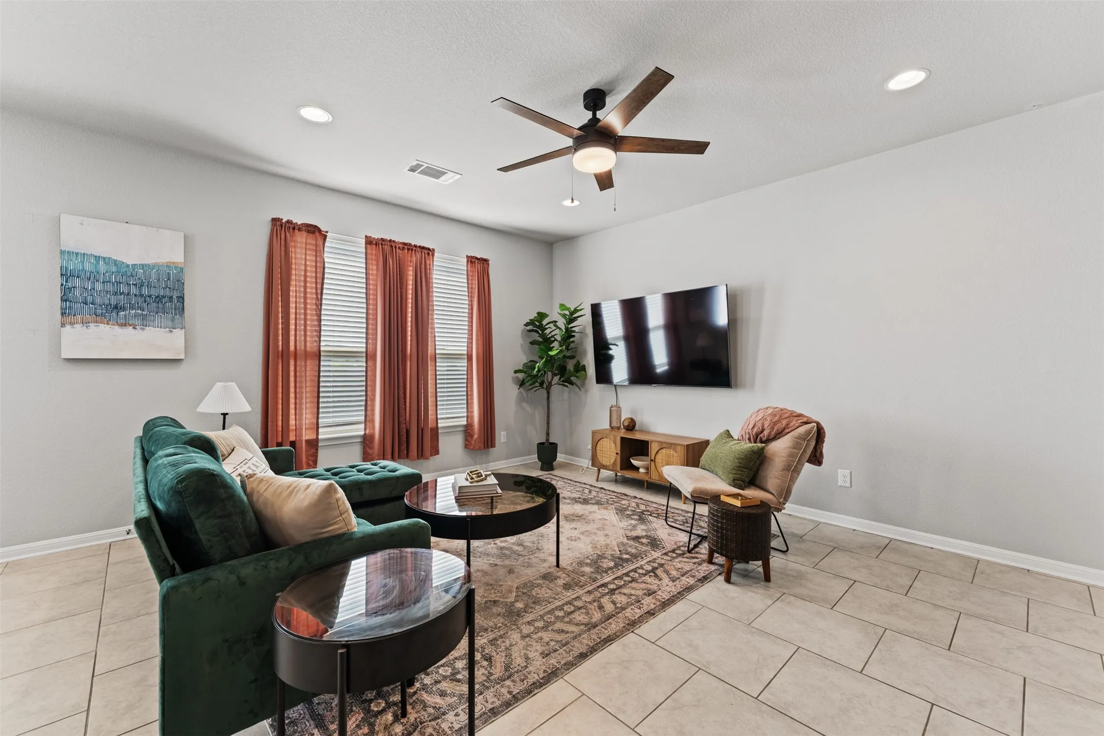 Single Family Residence For Sale in Williamson County , 105 Kellys Heroes Way, Jarrell, Texas 76537, 3 Bedroom, 2 Bathroom, 2 Garage spaces, 1,545 Sqft, built in 2022, mls#21346160, Real Estate Agent in Jarrell, Homes For Sale in Williamson county, Homes For Sale in Jarrell, Realtor in Jarrell Texas, Real Estate Brokerage Independent Realty Texas, Luminita Cordes Realtor