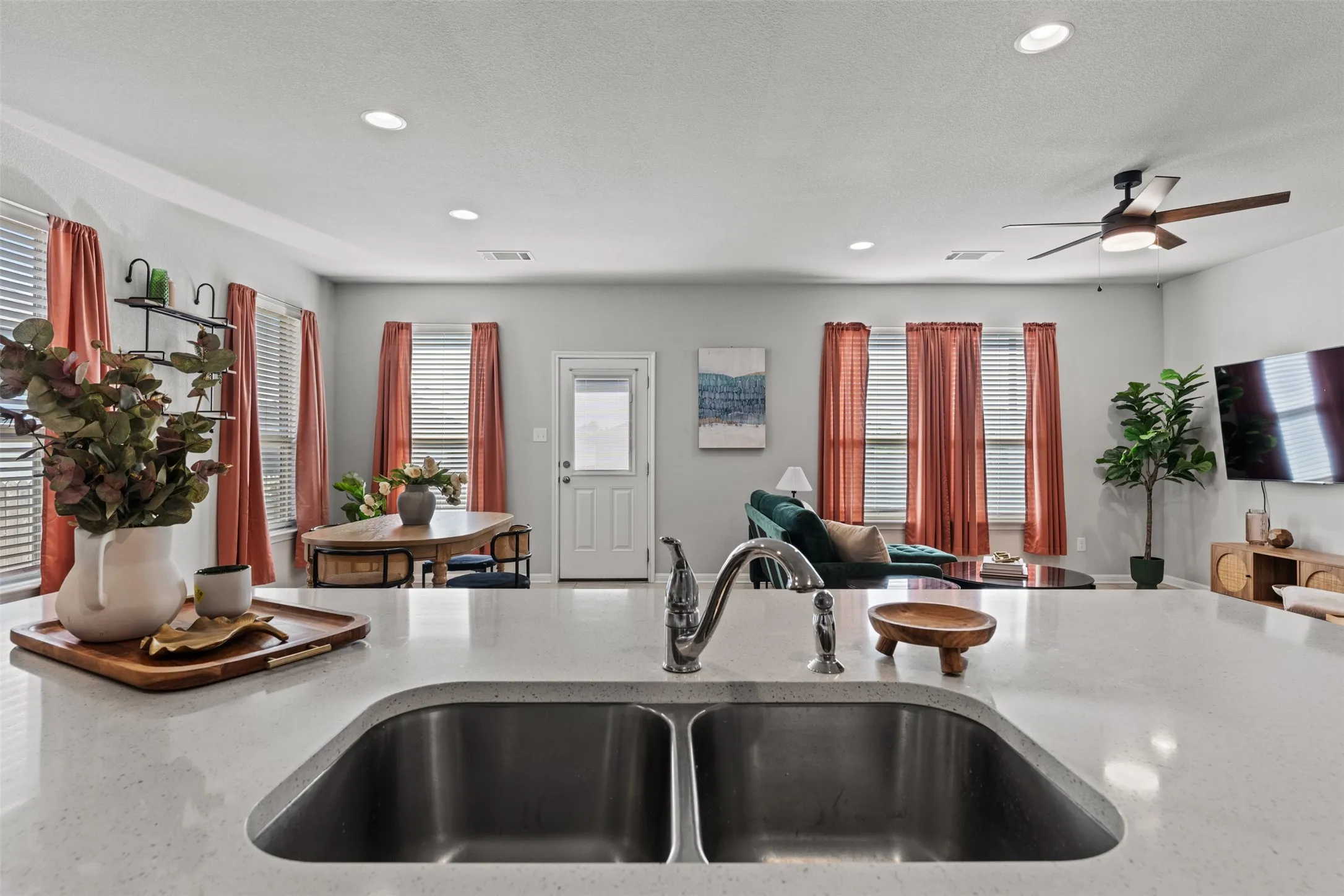 Single Family Residence For Sale in Williamson County , 105 Kellys Heroes Way, Jarrell, Texas 76537, 3 Bedroom, 2 Bathroom, 2 Garage spaces, 1,545 Sqft, built in 2022, mls#21346160, Real Estate Agent in Jarrell, Homes For Sale in Williamson county, Homes For Sale in Jarrell, Realtor in Jarrell Texas, Real Estate Brokerage Independent Realty Texas, Luminita Cordes Realtor