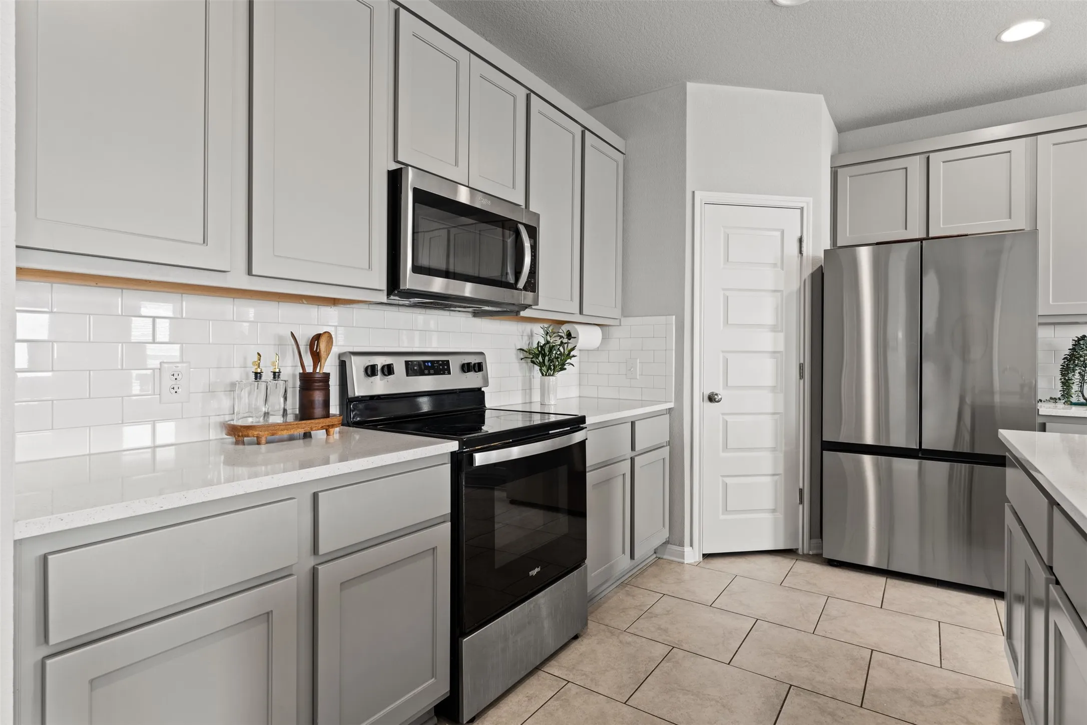 Single Family Residence For Sale in Williamson County , 105 Kellys Heroes Way, Jarrell, Texas 76537, 3 Bedroom, 2 Bathroom, 2 Garage spaces, 1,545 Sqft, built in 2022, mls#21346160, Real Estate Agent in Jarrell, Homes For Sale in Williamson county, Homes For Sale in Jarrell, Realtor in Jarrell Texas, Real Estate Brokerage Independent Realty Texas, Luminita Cordes Realtor