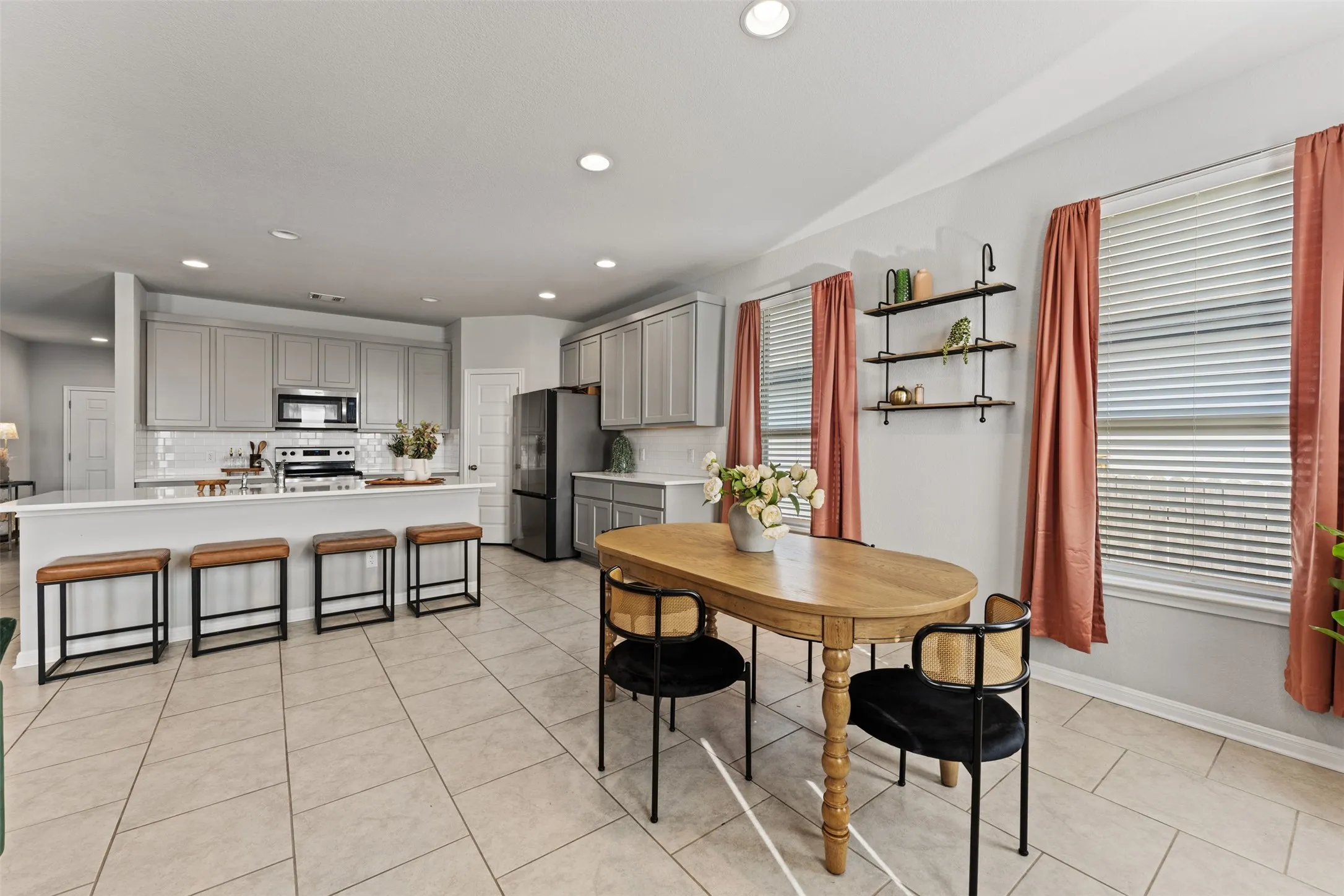 Single Family Residence For Sale in Williamson County , 105 Kellys Heroes Way, Jarrell, Texas 76537, 3 Bedroom, 2 Bathroom, 2 Garage spaces, 1,545 Sqft, built in 2022, mls#21346160, Real Estate Agent in Jarrell, Homes For Sale in Williamson county, Homes For Sale in Jarrell, Realtor in Jarrell Texas, Real Estate Brokerage Independent Realty Texas, Luminita Cordes Realtor