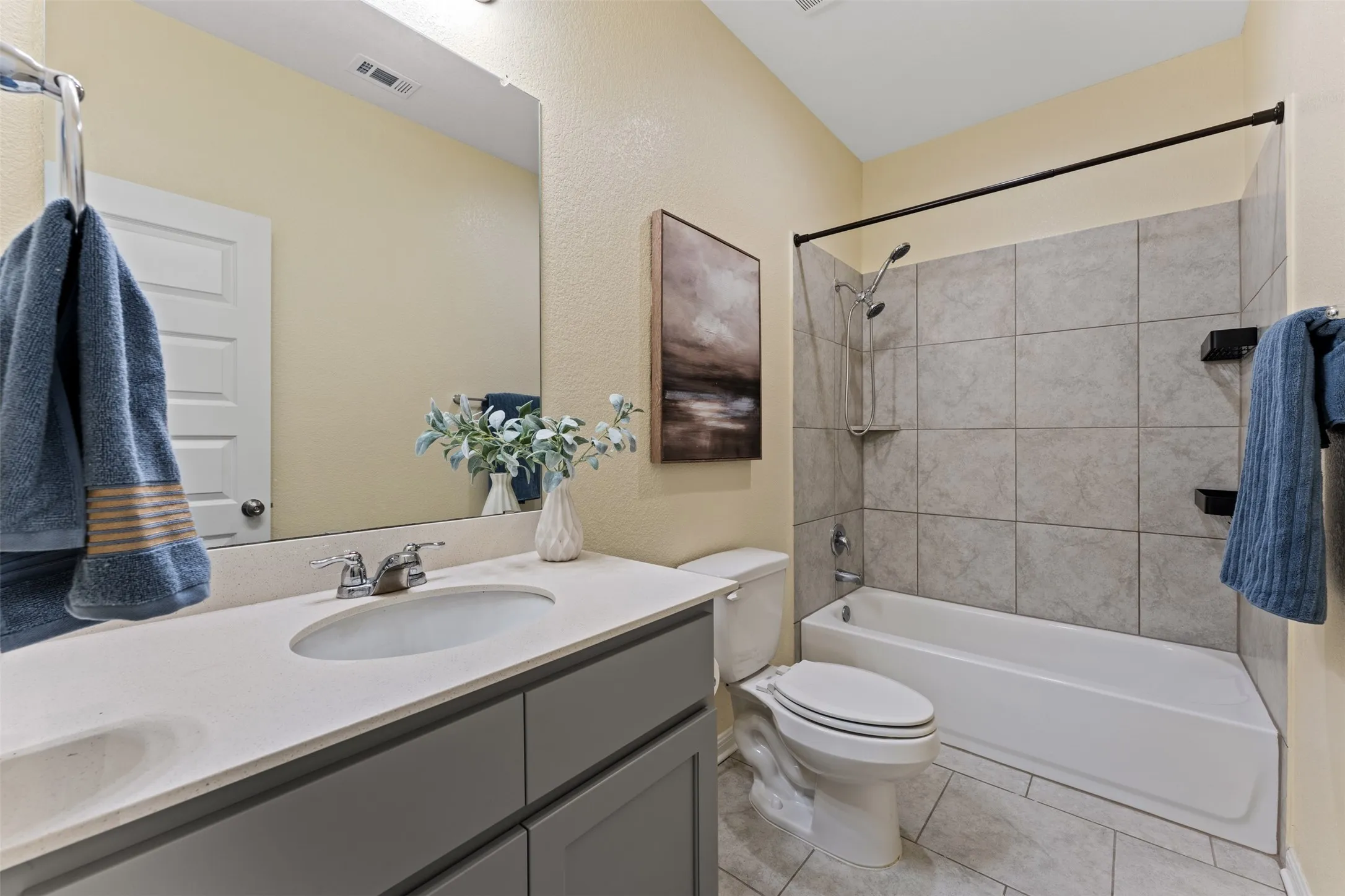 Single Family Residence For Sale in Williamson County , 105 Kellys Heroes Way, Jarrell, Texas 76537, 3 Bedroom, 2 Bathroom, 2 Garage spaces, 1,545 Sqft, built in 2022, mls#21346160, Real Estate Agent in Jarrell, Homes For Sale in Williamson county, Homes For Sale in Jarrell, Realtor in Jarrell Texas, Real Estate Brokerage Independent Realty Texas, Luminita Cordes Realtor