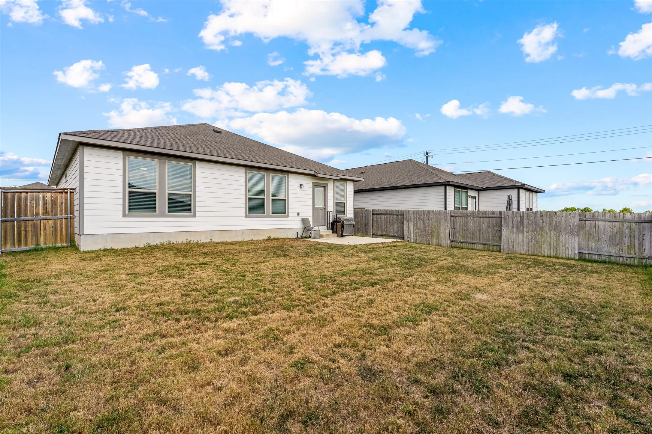 Single Family Residence For Sale in Williamson County , 105 Kellys Heroes Way, Jarrell, Texas 76537, 3 Bedroom, 2 Bathroom, 2 Garage spaces, 1,545 Sqft, built in 2022, mls#21346160, Real Estate Agent in Jarrell, Homes For Sale in Williamson county, Homes For Sale in Jarrell, Realtor in Jarrell Texas, Real Estate Brokerage Independent Realty Texas, Luminita Cordes Realtor