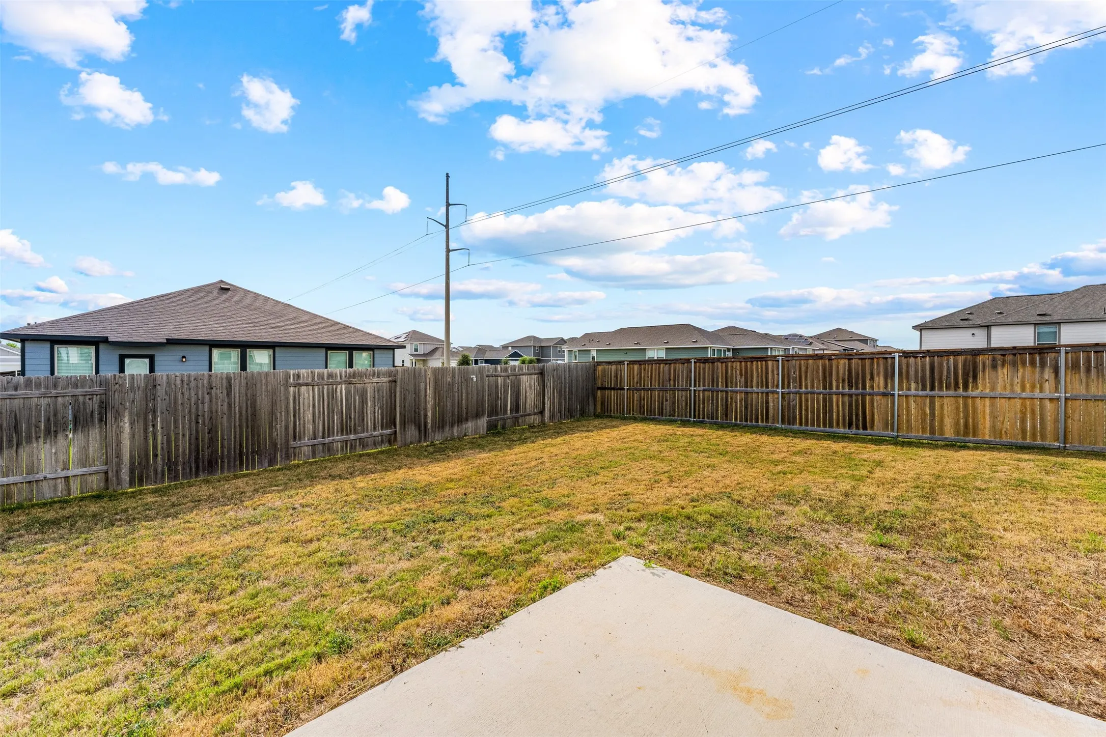 Single Family Residence For Sale in Williamson County , 105 Kellys Heroes Way, Jarrell, Texas 76537, 3 Bedroom, 2 Bathroom, 2 Garage spaces, 1,545 Sqft, built in 2022, mls#21346160, Real Estate Agent in Jarrell, Homes For Sale in Williamson county, Homes For Sale in Jarrell, Realtor in Jarrell Texas, Real Estate Brokerage Independent Realty Texas, Luminita Cordes Realtor