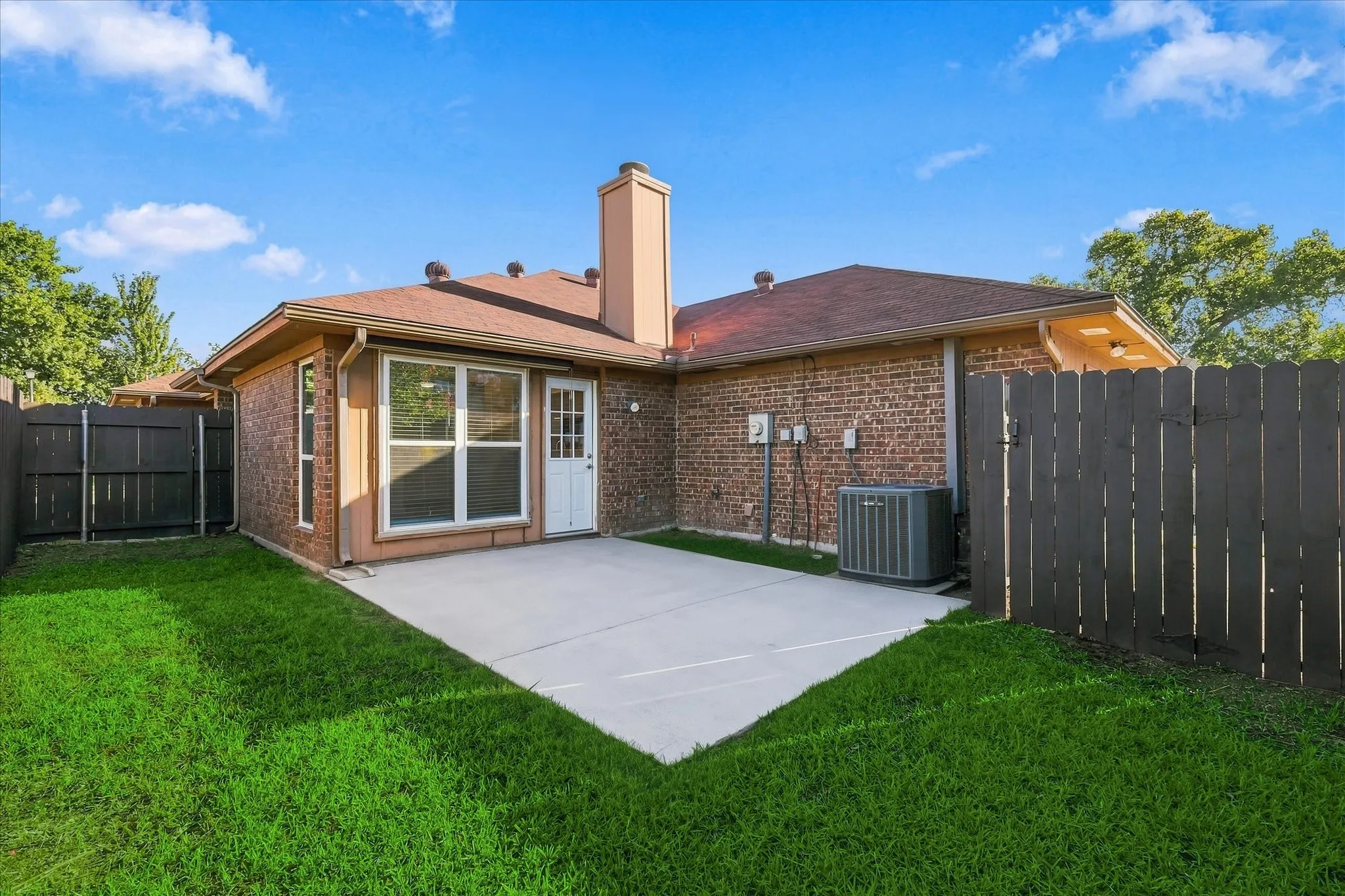 Duplex For Rent in Dallas County , 559 Lee Drive, Coppell, Texas 75019, 3 Bedroom, 2 Bathroom, 1 Garage spaces, 1,190 Sqft, built in 1985, mls#21346830, Real Estate Agent in Coppell, Homes For Rent in Dallas county, Homes For Rent in Coppell, Realtor in Coppell Texas, Real Estate Brokerage Independent Realty Texas, Luminita Cordes Realtor
