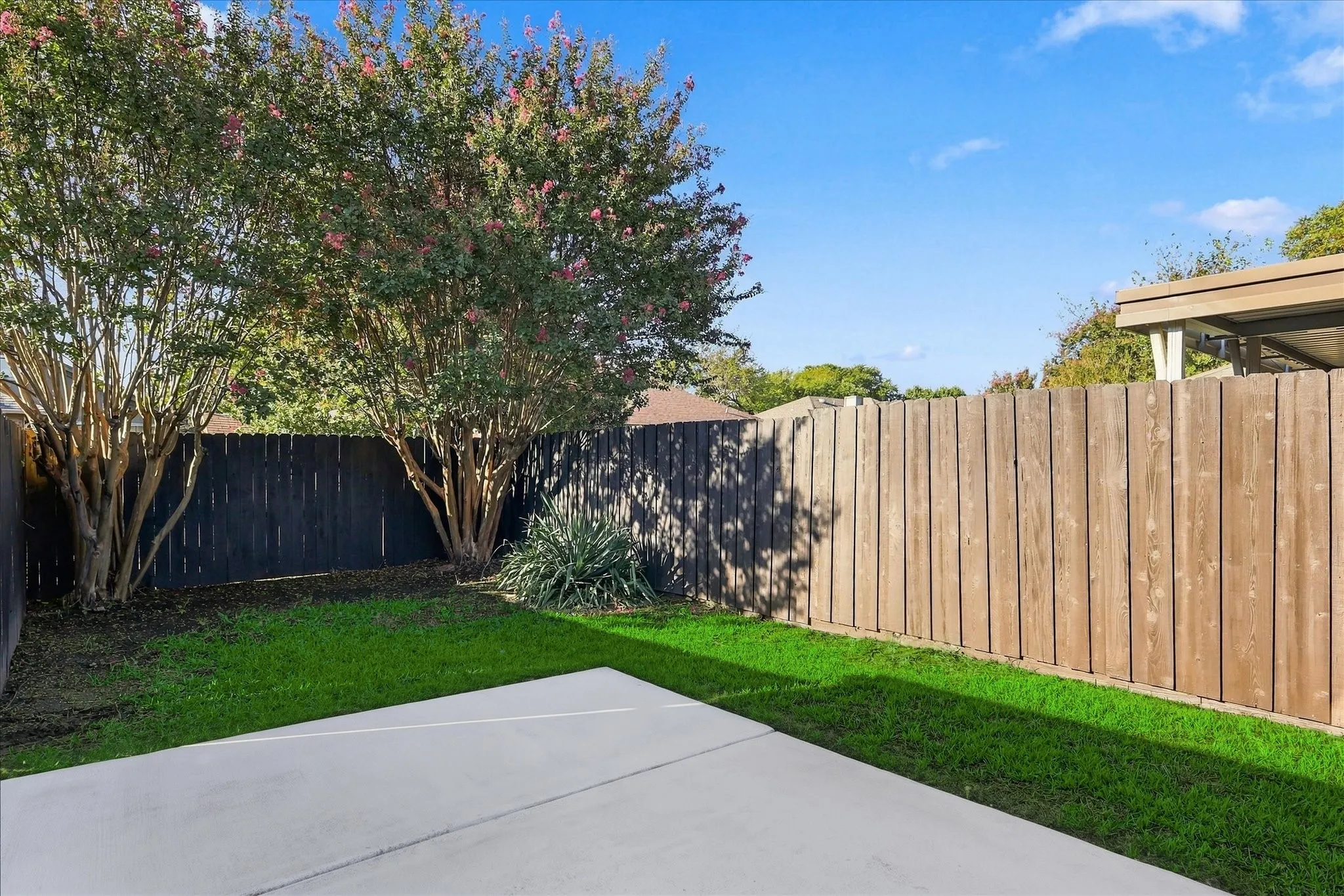 Duplex For Rent in Dallas County , 559 Lee Drive, Coppell, Texas 75019, 3 Bedroom, 2 Bathroom, 1 Garage spaces, 1,190 Sqft, built in 1985, mls#21346830, Real Estate Agent in Coppell, Homes For Rent in Dallas county, Homes For Rent in Coppell, Realtor in Coppell Texas, Real Estate Brokerage Independent Realty Texas, Luminita Cordes Realtor