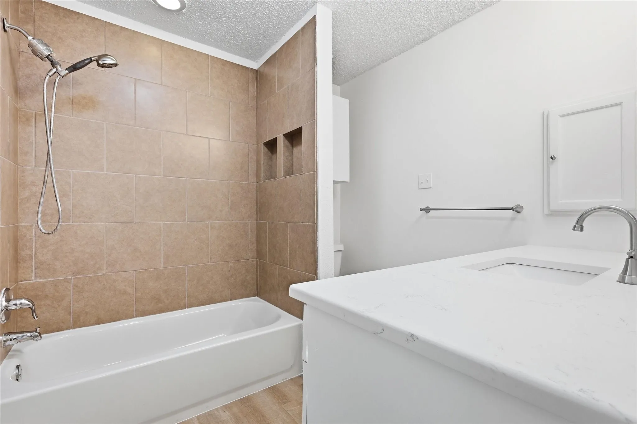 Duplex For Rent in Dallas County , 559 Lee Drive, Coppell, Texas 75019, 3 Bedroom, 2 Bathroom, 1 Garage spaces, 1,190 Sqft, built in 1985, mls#21346830, Real Estate Agent in Coppell, Homes For Rent in Dallas county, Homes For Rent in Coppell, Realtor in Coppell Texas, Real Estate Brokerage Independent Realty Texas, Luminita Cordes Realtor
