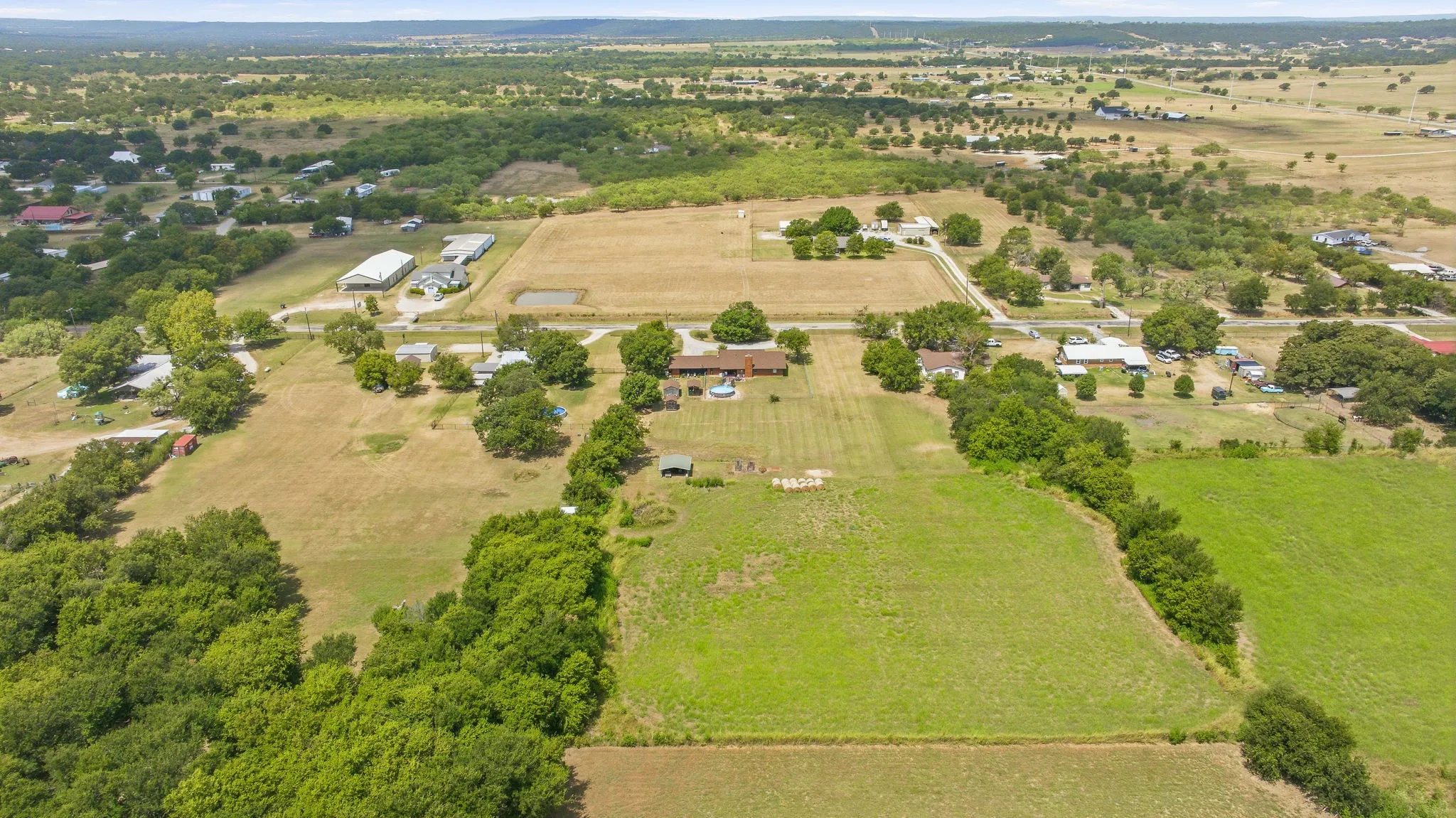 Single Family Residence For Sale in Palo Pinto County , 1642 Salesville Road, Mineral Wells, Texas 76067, 4 Bedroom, 2 Bathroom, Garage spaces, 1,909 Sqft, built in 1977, mls#21345742, Real Estate Agent in Mineral Wells, Homes For Sale in Palo Pinto county, Homes For Sale in Mineral Wells, Realtor in Mineral Wells Texas, Real Estate Brokerage Independent Realty Texas, Luminita Cordes Realtor
