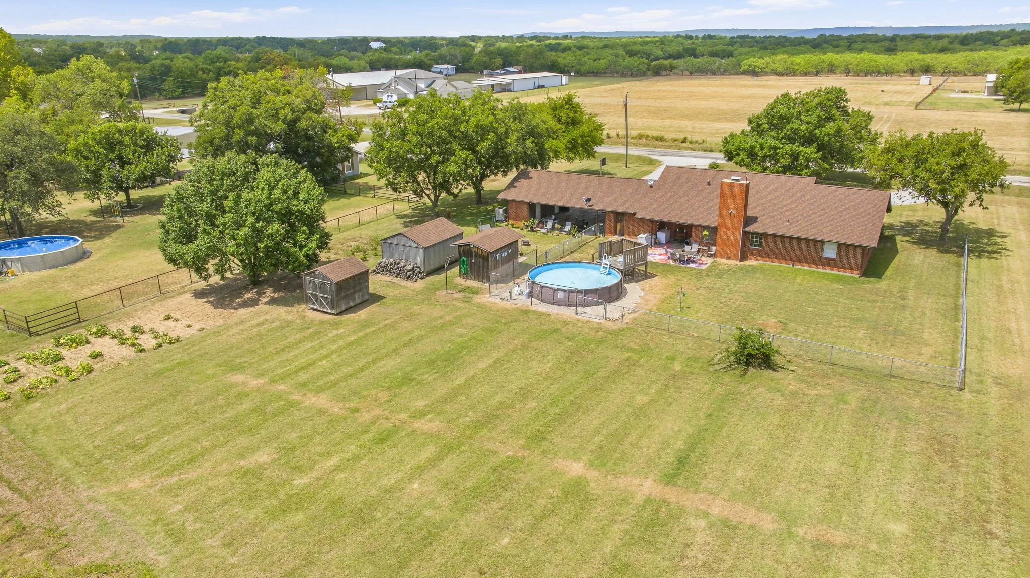 Single Family Residence For Sale in Palo Pinto County , 1642 Salesville Road, Mineral Wells, Texas 76067, 4 Bedroom, 2 Bathroom, Garage spaces, 1,909 Sqft, built in 1977, mls#21345742, Real Estate Agent in Mineral Wells, Homes For Sale in Palo Pinto county, Homes For Sale in Mineral Wells, Realtor in Mineral Wells Texas, Real Estate Brokerage Independent Realty Texas, Luminita Cordes Realtor