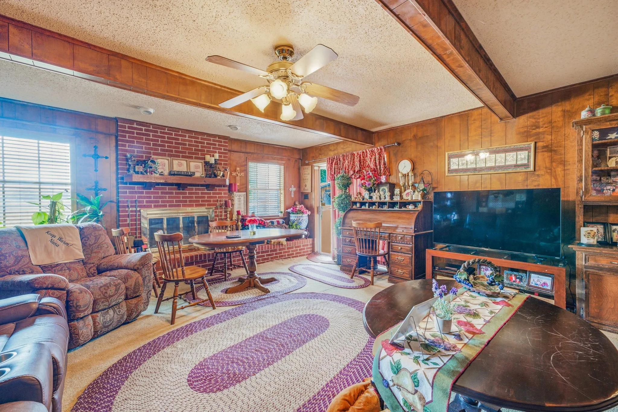 Single Family Residence For Sale in Palo Pinto County , 1642 Salesville Road, Mineral Wells, Texas 76067, 4 Bedroom, 2 Bathroom, Garage spaces, 1,909 Sqft, built in 1977, mls#21345742, Real Estate Agent in Mineral Wells, Homes For Sale in Palo Pinto county, Homes For Sale in Mineral Wells, Realtor in Mineral Wells Texas, Real Estate Brokerage Independent Realty Texas, Luminita Cordes Realtor