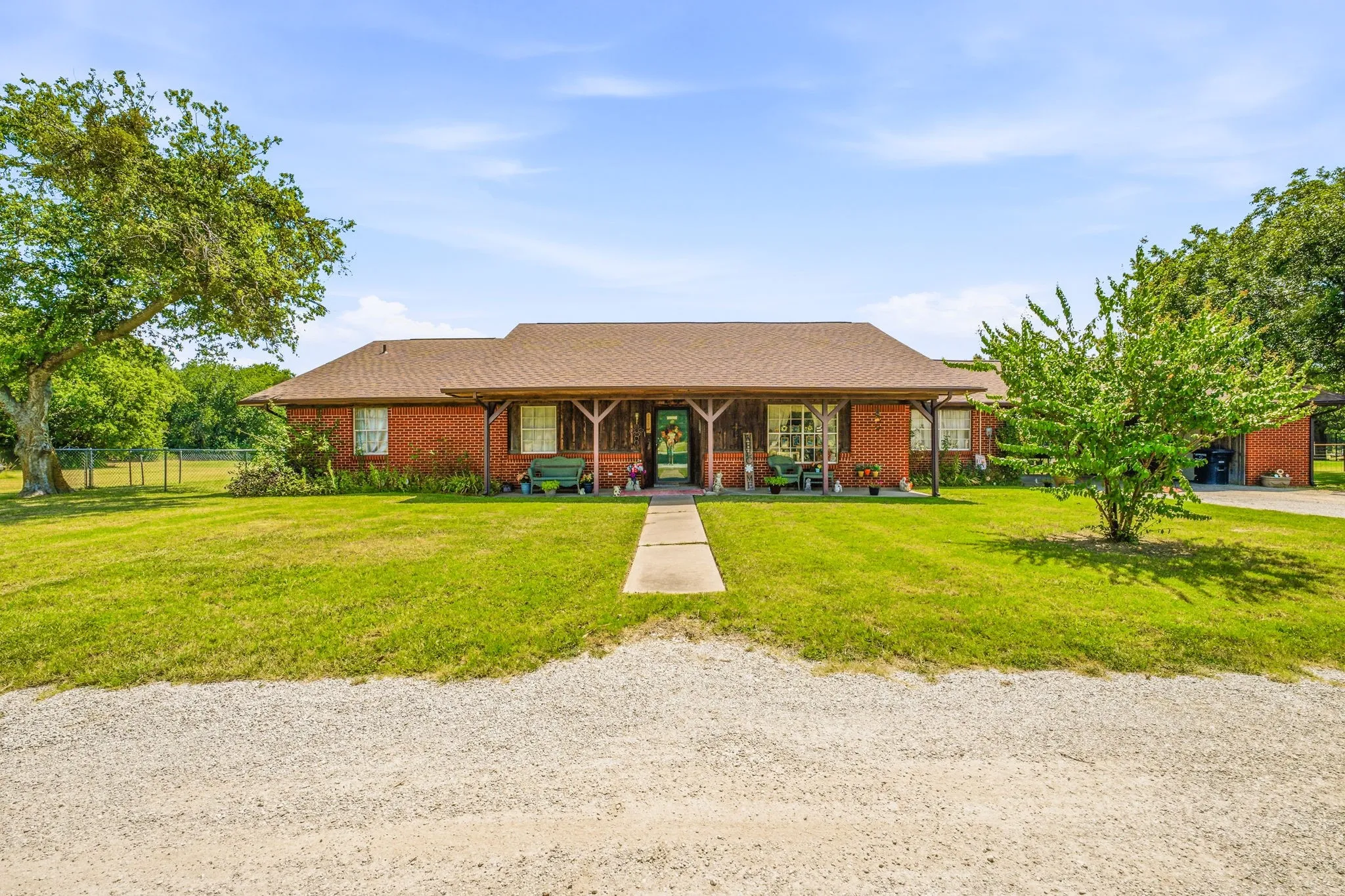 Single Family Residence For Sale in Palo Pinto County , 1642 Salesville Road, Mineral Wells, Texas 76067, 4 Bedroom, 2 Bathroom, Garage spaces, 1,909 Sqft, built in 1977, mls#21345742, Real Estate Agent in Mineral Wells, Homes For Sale in Palo Pinto county, Homes For Sale in Mineral Wells, Realtor in Mineral Wells Texas, Real Estate Brokerage Independent Realty Texas, Luminita Cordes Realtor