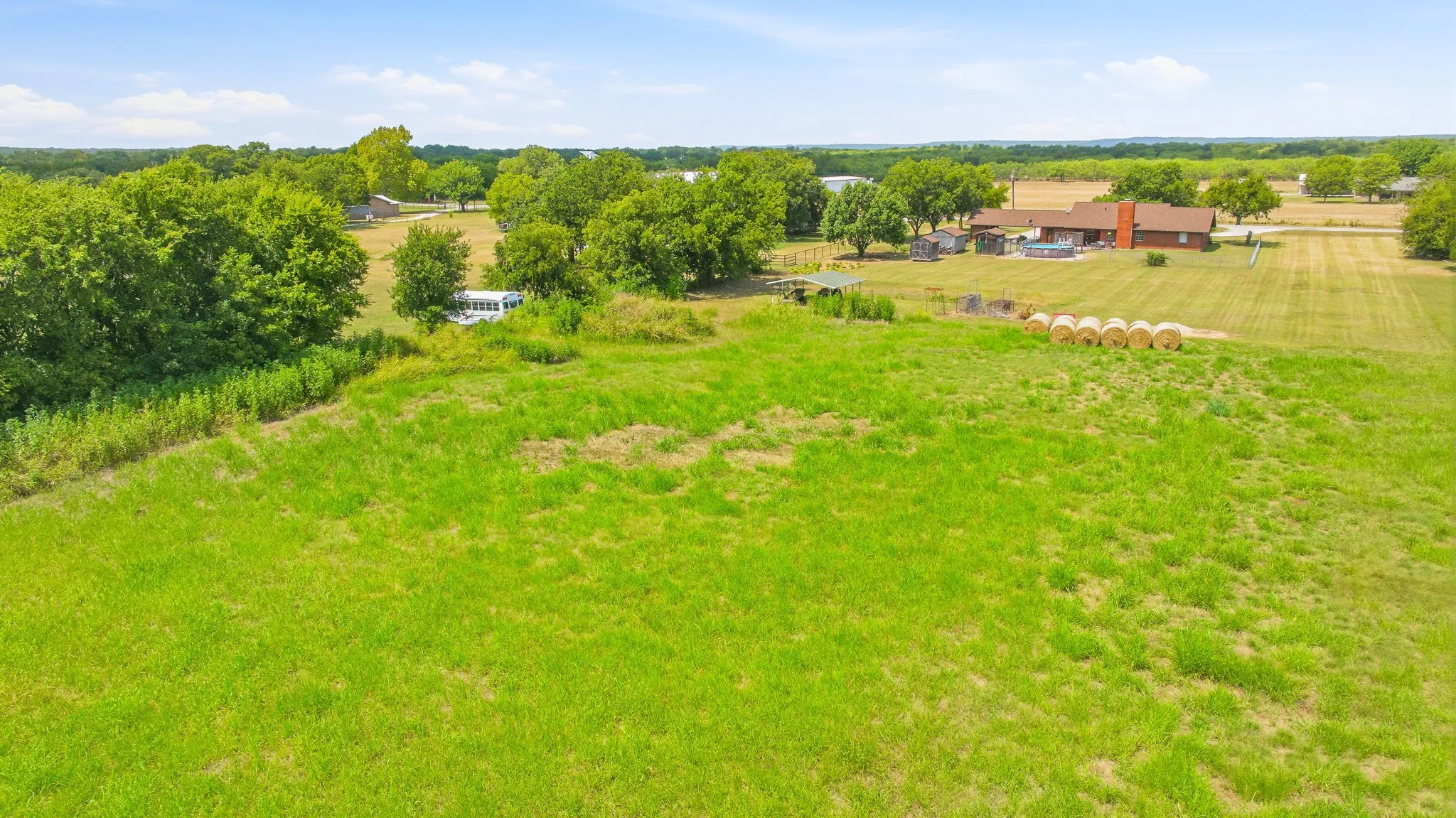 Single Family Residence For Sale in Palo Pinto County , 1642 Salesville Road, Mineral Wells, Texas 76067, 4 Bedroom, 2 Bathroom, Garage spaces, 1,909 Sqft, built in 1977, mls#21345742, Real Estate Agent in Mineral Wells, Homes For Sale in Palo Pinto county, Homes For Sale in Mineral Wells, Realtor in Mineral Wells Texas, Real Estate Brokerage Independent Realty Texas, Luminita Cordes Realtor