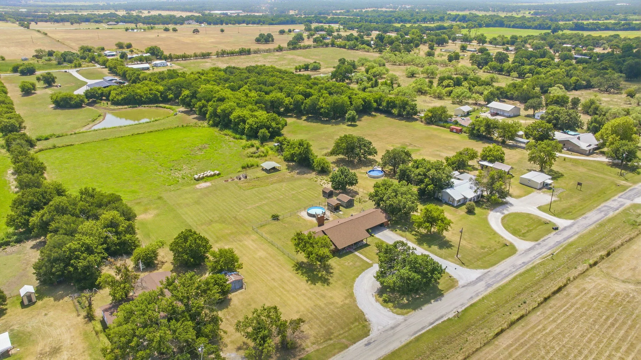 Single Family Residence For Sale in Palo Pinto County , 1642 Salesville Road, Mineral Wells, Texas 76067, 4 Bedroom, 2 Bathroom, Garage spaces, 1,909 Sqft, built in 1977, mls#21345742, Real Estate Agent in Mineral Wells, Homes For Sale in Palo Pinto county, Homes For Sale in Mineral Wells, Realtor in Mineral Wells Texas, Real Estate Brokerage Independent Realty Texas, Luminita Cordes Realtor