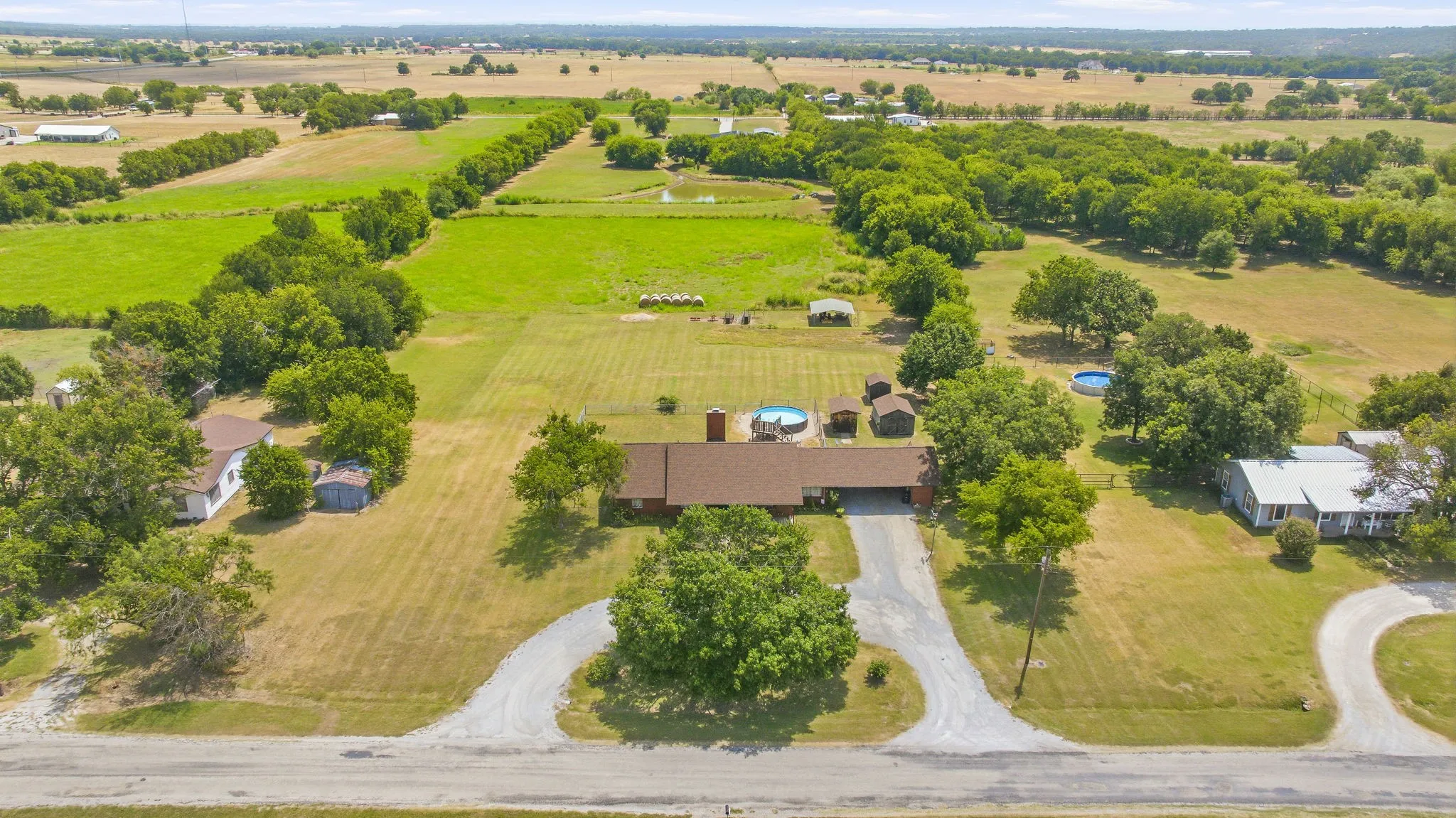 Single Family Residence For Sale in Palo Pinto County , 1642 Salesville Road, Mineral Wells, Texas 76067, 4 Bedroom, 2 Bathroom, Garage spaces, 1,909 Sqft, built in 1977, mls#21345742, Real Estate Agent in Mineral Wells, Homes For Sale in Palo Pinto county, Homes For Sale in Mineral Wells, Realtor in Mineral Wells Texas, Real Estate Brokerage Independent Realty Texas, Luminita Cordes Realtor