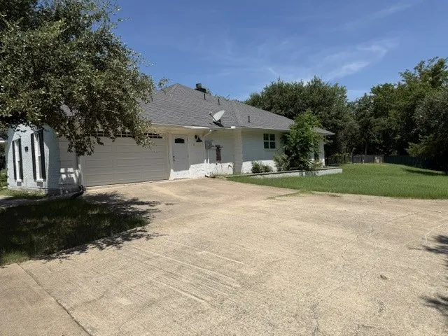 Single Family Residence For Sale in Collin County , 10655 County Road 499, Princeton, Texas 75407, 4 Bedroom, 2 Bathroom, 2 Garage spaces, 2,320 Sqft, built in 2007, mls#21347604, Real Estate Agent in Princeton, Homes For Sale in Collin county, Homes For Sale in Princeton, Realtor in Princeton Texas, Real Estate Brokerage Independent Realty Texas, Luminita Cordes Realtor
