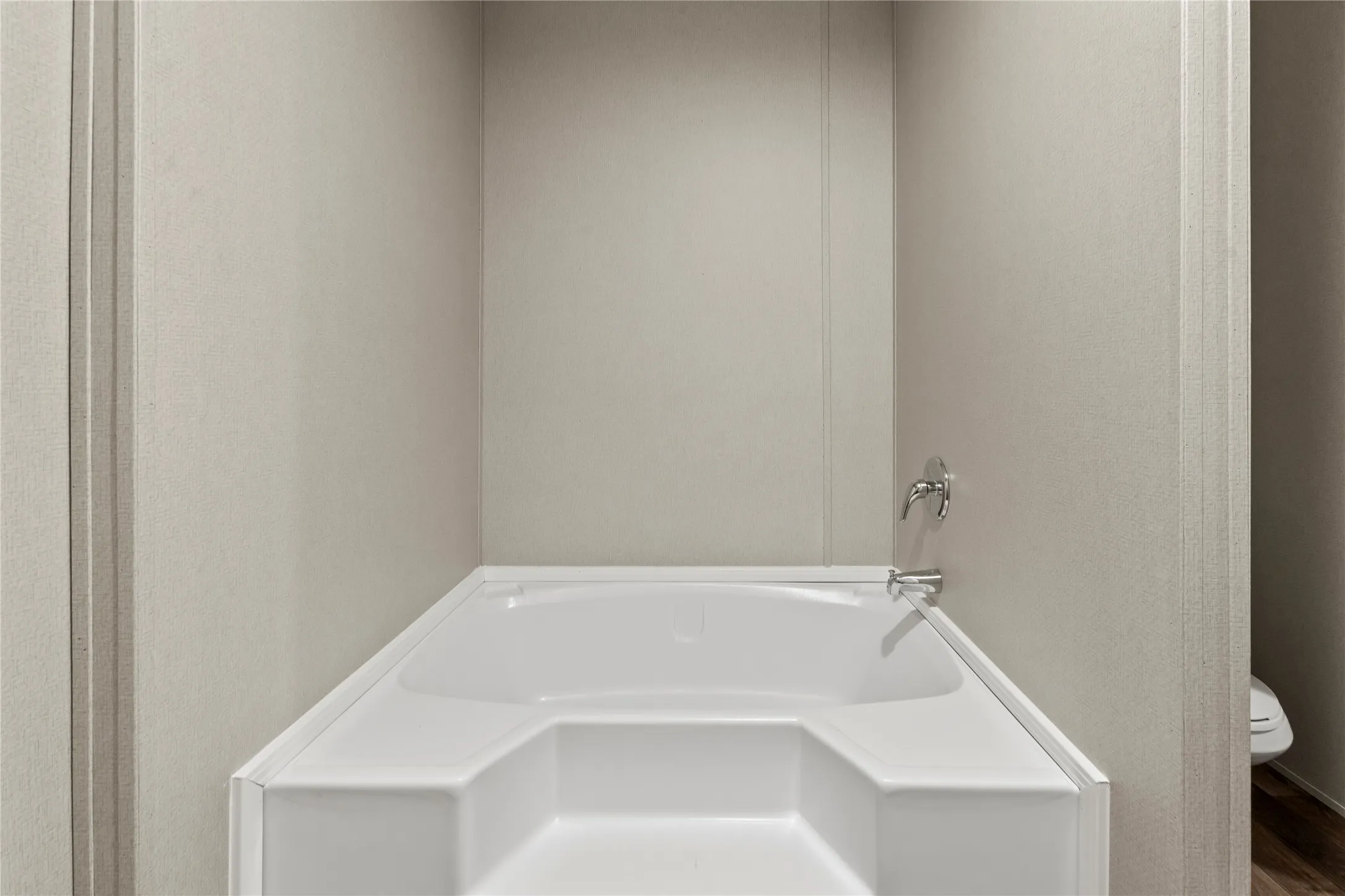 primary soaking tub