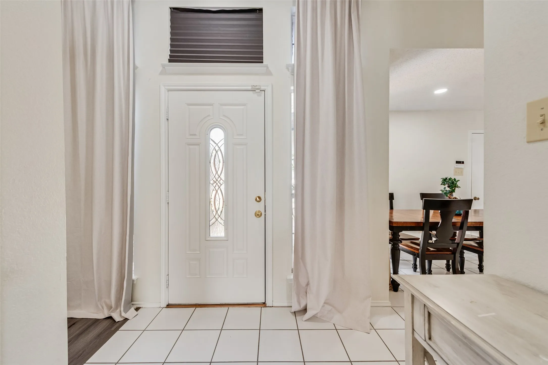 Beautiful Open Entryway!