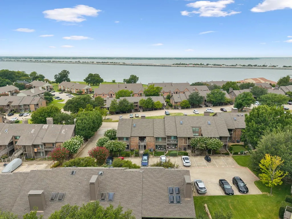 Condominium For Sale in Rockwall County , 1110 Signal Ridge Place, Rockwall, Texas 75032, 2 Bedrooms, 2 Bathrooms, Garage spaces, 1,148 Sqft, built in 1985, Price $240,000, mls#21344759, Real Estate Agent in Rockwall, Homes For Sale in Rockwall county, Homes For Sale in Rockwall, Realtor in Rockwall Texas, Real Estate Brokerage Independent Realty Texas, Luminita Cordes Realtor