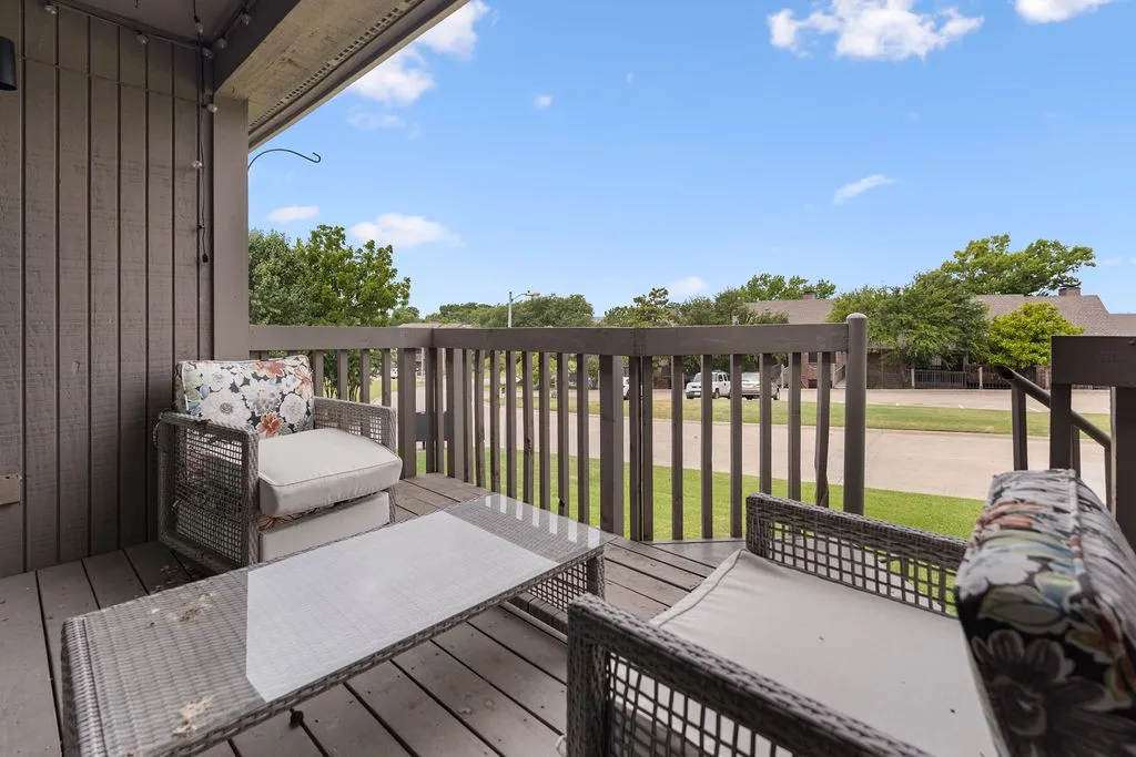 Condominium For Sale in Rockwall County , 1110 Signal Ridge Place, Rockwall, Texas 75032, 2 Bedrooms, 2 Bathrooms, Garage spaces, 1,148 Sqft, built in 1985, Price $240,000, mls#21344759, Real Estate Agent in Rockwall, Homes For Sale in Rockwall county, Homes For Sale in Rockwall, Realtor in Rockwall Texas, Real Estate Brokerage Independent Realty Texas, Luminita Cordes Realtor