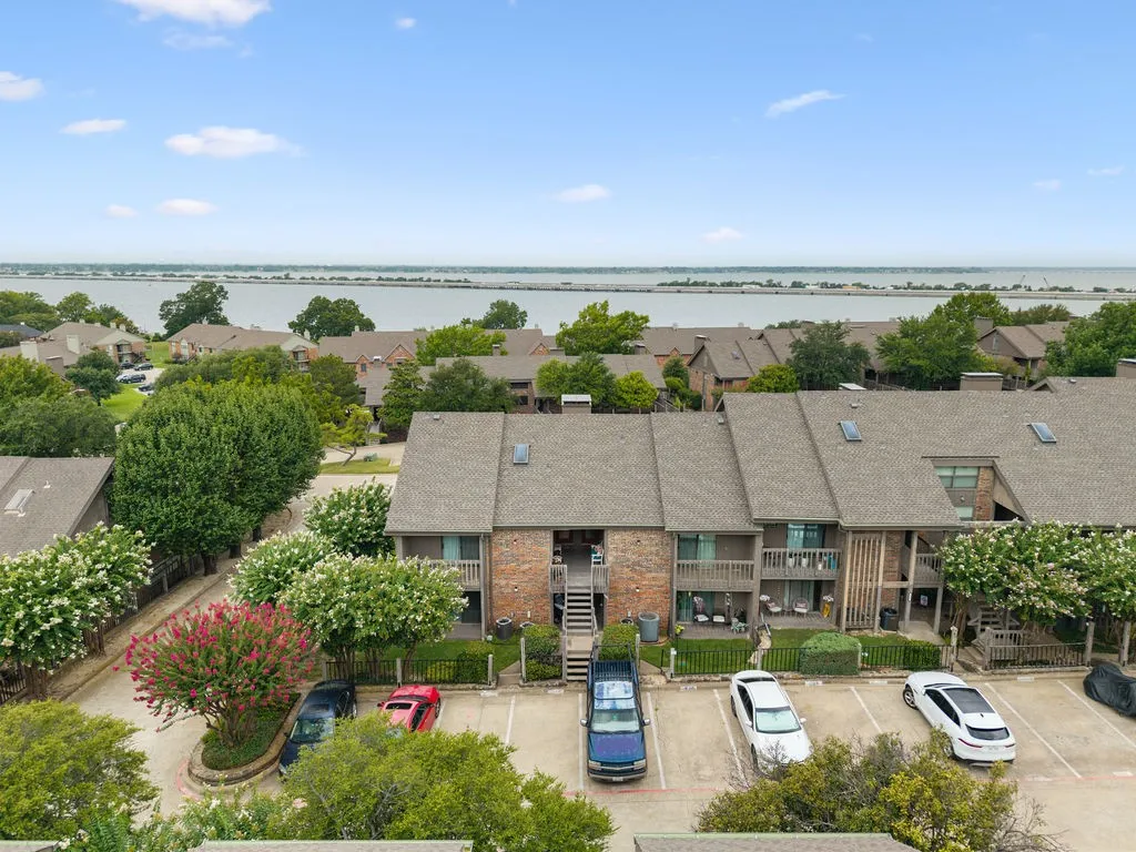 Condominium For Sale in Rockwall County , 1110 Signal Ridge Place, Rockwall, Texas 75032, 2 Bedrooms, 2 Bathrooms, Garage spaces, 1,148 Sqft, built in 1985, Price $240,000, mls#21344759, Real Estate Agent in Rockwall, Homes For Sale in Rockwall county, Homes For Sale in Rockwall, Realtor in Rockwall Texas, Real Estate Brokerage Independent Realty Texas, Luminita Cordes Realtor