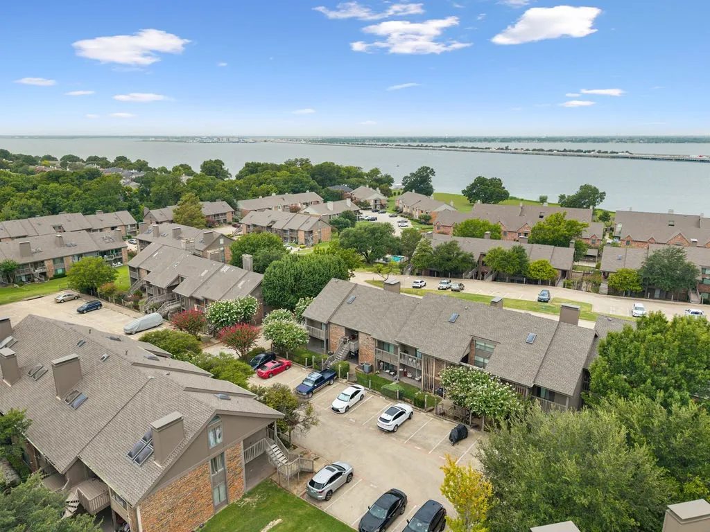 Condominium For Sale in Rockwall County , 1110 Signal Ridge Place, Rockwall, Texas 75032, 2 Bedrooms, 2 Bathrooms, Garage spaces, 1,148 Sqft, built in 1985, Price $240,000, mls#21344759, Real Estate Agent in Rockwall, Homes For Sale in Rockwall county, Homes For Sale in Rockwall, Realtor in Rockwall Texas, Real Estate Brokerage Independent Realty Texas, Luminita Cordes Realtor