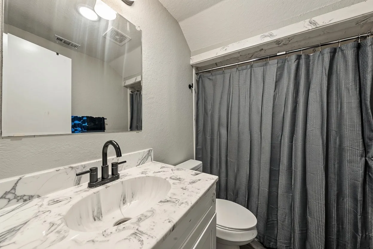 Single Family Residence For Sale in Mc Lennan County , 3409 Kenwood Street, Waco, Texas 76706, 4 Bedroom, 2 Bathroom, 2 Garage spaces, 1,825 Sqft, built in 1973, mls#21347601, Real Estate Agent in Waco, Homes For Sale in Mc Lennan county, Homes For Sale in Waco, Realtor in Waco Texas, Real Estate Brokerage Independent Realty Texas, Luminita Cordes Realtor
