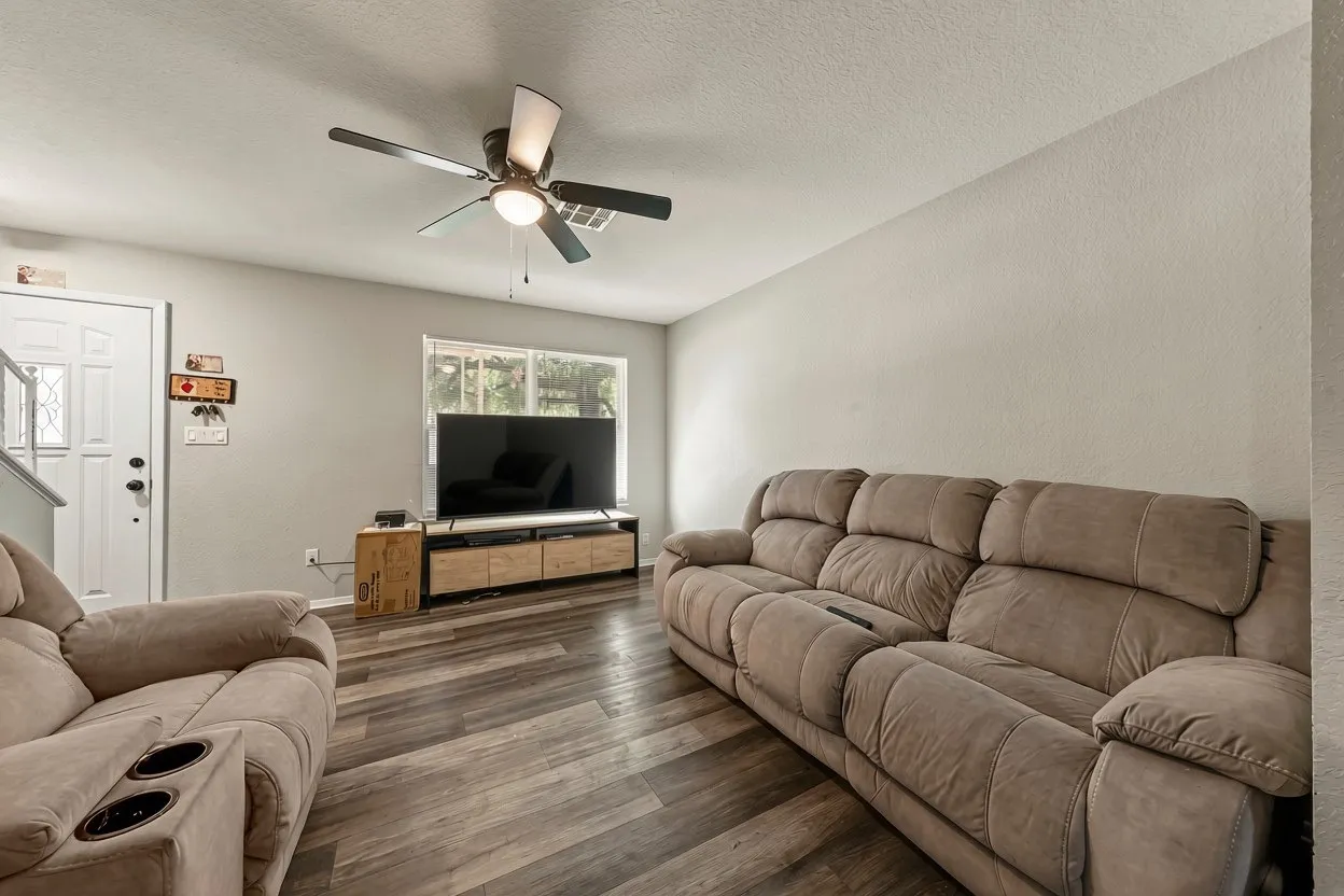 Single Family Residence For Sale in Mc Lennan County , 3409 Kenwood Street, Waco, Texas 76706, 4 Bedroom, 2 Bathroom, 2 Garage spaces, 1,825 Sqft, built in 1973, mls#21347601, Real Estate Agent in Waco, Homes For Sale in Mc Lennan county, Homes For Sale in Waco, Realtor in Waco Texas, Real Estate Brokerage Independent Realty Texas, Luminita Cordes Realtor