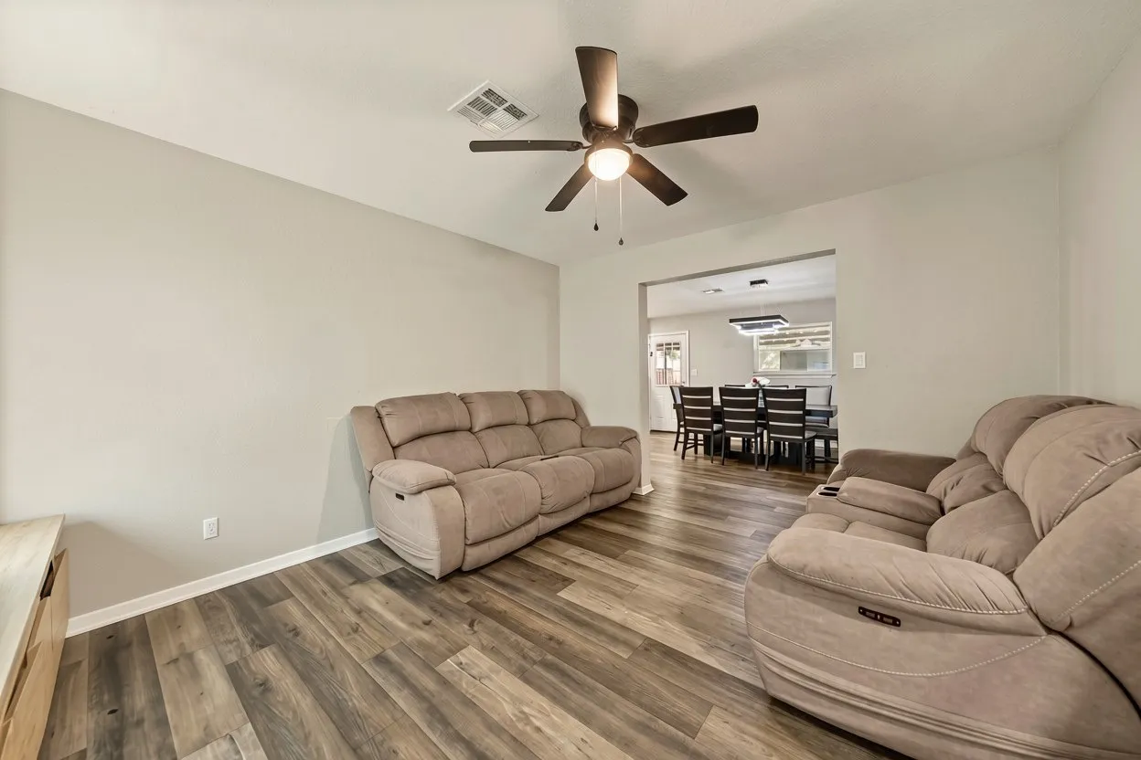 Single Family Residence For Sale in Mc Lennan County , 3409 Kenwood Street, Waco, Texas 76706, 4 Bedroom, 2 Bathroom, 2 Garage spaces, 1,825 Sqft, built in 1973, mls#21347601, Real Estate Agent in Waco, Homes For Sale in Mc Lennan county, Homes For Sale in Waco, Realtor in Waco Texas, Real Estate Brokerage Independent Realty Texas, Luminita Cordes Realtor