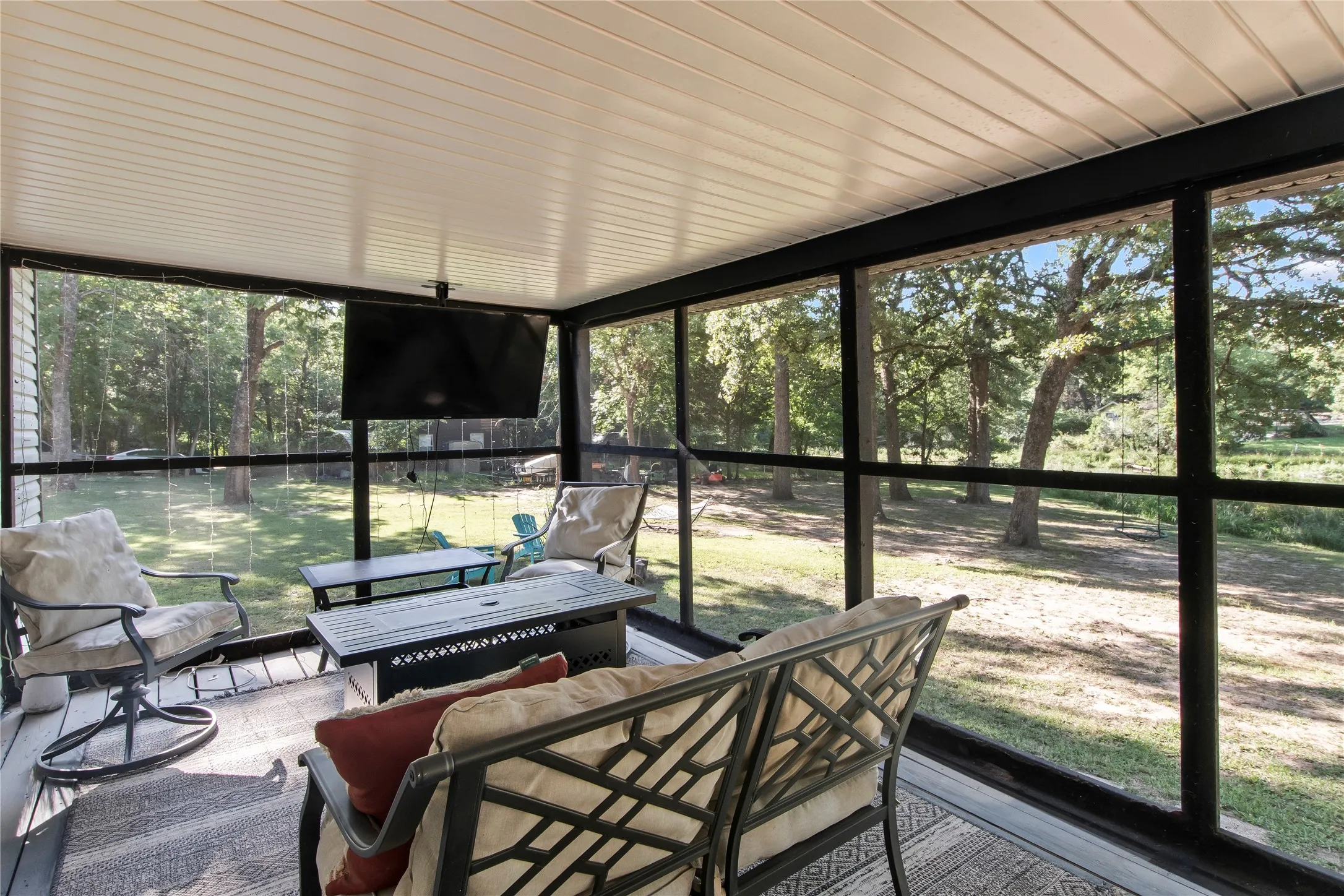Single Family Residence For Sale in Henderson County , 335 Running Brook Road, Mabank, Texas 75156, 3 Bedroom, 2 Bathroom, Garage spaces, 1,280 Sqft, built in 1988, mls#21344991, Real Estate Agent in Mabank, Homes For Sale in Henderson county, Homes For Sale in Mabank, Realtor in Mabank Texas, Real Estate Brokerage Independent Realty Texas, Luminita Cordes Realtor
