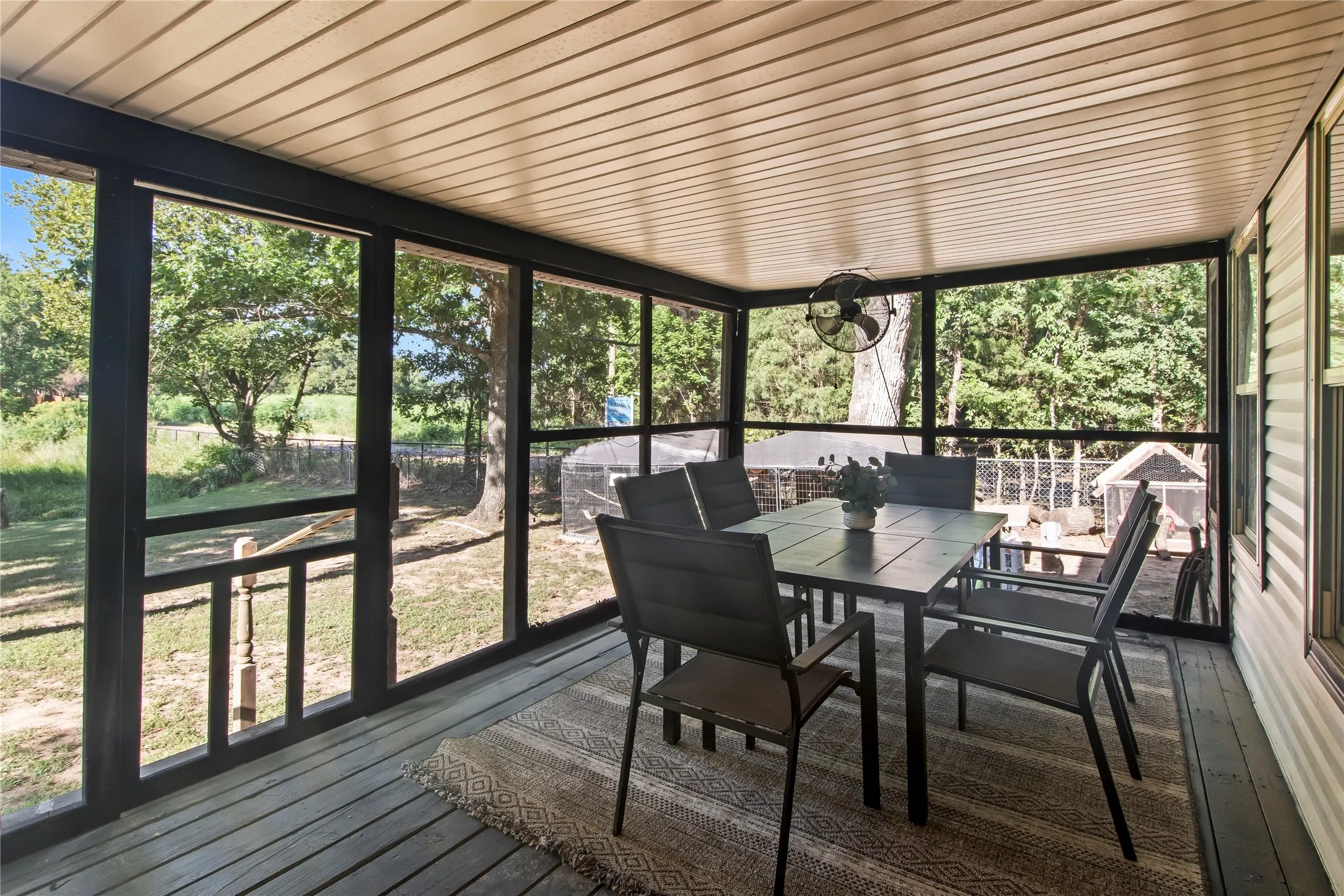Single Family Residence For Sale in Henderson County , 335 Running Brook Road, Mabank, Texas 75156, 3 Bedroom, 2 Bathroom, Garage spaces, 1,280 Sqft, built in 1988, mls#21344991, Real Estate Agent in Mabank, Homes For Sale in Henderson county, Homes For Sale in Mabank, Realtor in Mabank Texas, Real Estate Brokerage Independent Realty Texas, Luminita Cordes Realtor