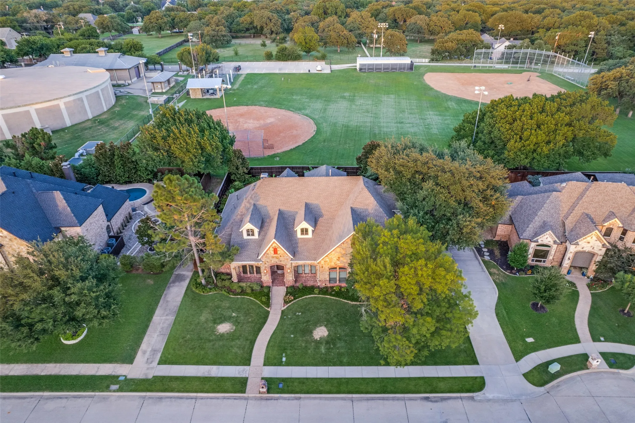 Single Family Residence For Sale in Tarrant County , 5605 Reatta Place, Colleyville, Texas 76034, 4 Bedroom, 4 Bathroom, 3 Garage spaces, 4,199 Sqft, built in 2007, mls#21347214, Real Estate Agent in Colleyville, Homes For Sale in Tarrant county, Homes For Sale in Colleyville, Realtor in Colleyville Texas, Real Estate Brokerage Independent Realty Texas, Luminita Cordes Realtor