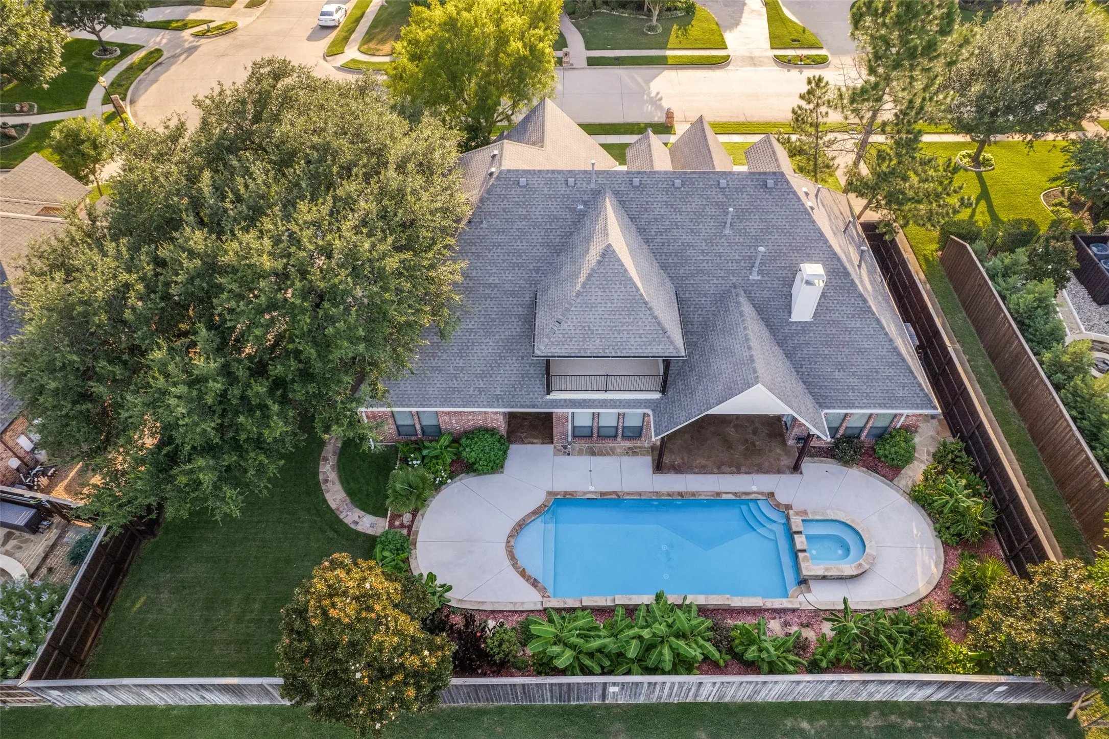 Single Family Residence For Sale in Tarrant County , 5605 Reatta Place, Colleyville, Texas 76034, 4 Bedroom, 4 Bathroom, 3 Garage spaces, 4,199 Sqft, built in 2007, mls#21347214, Real Estate Agent in Colleyville, Homes For Sale in Tarrant county, Homes For Sale in Colleyville, Realtor in Colleyville Texas, Real Estate Brokerage Independent Realty Texas, Luminita Cordes Realtor