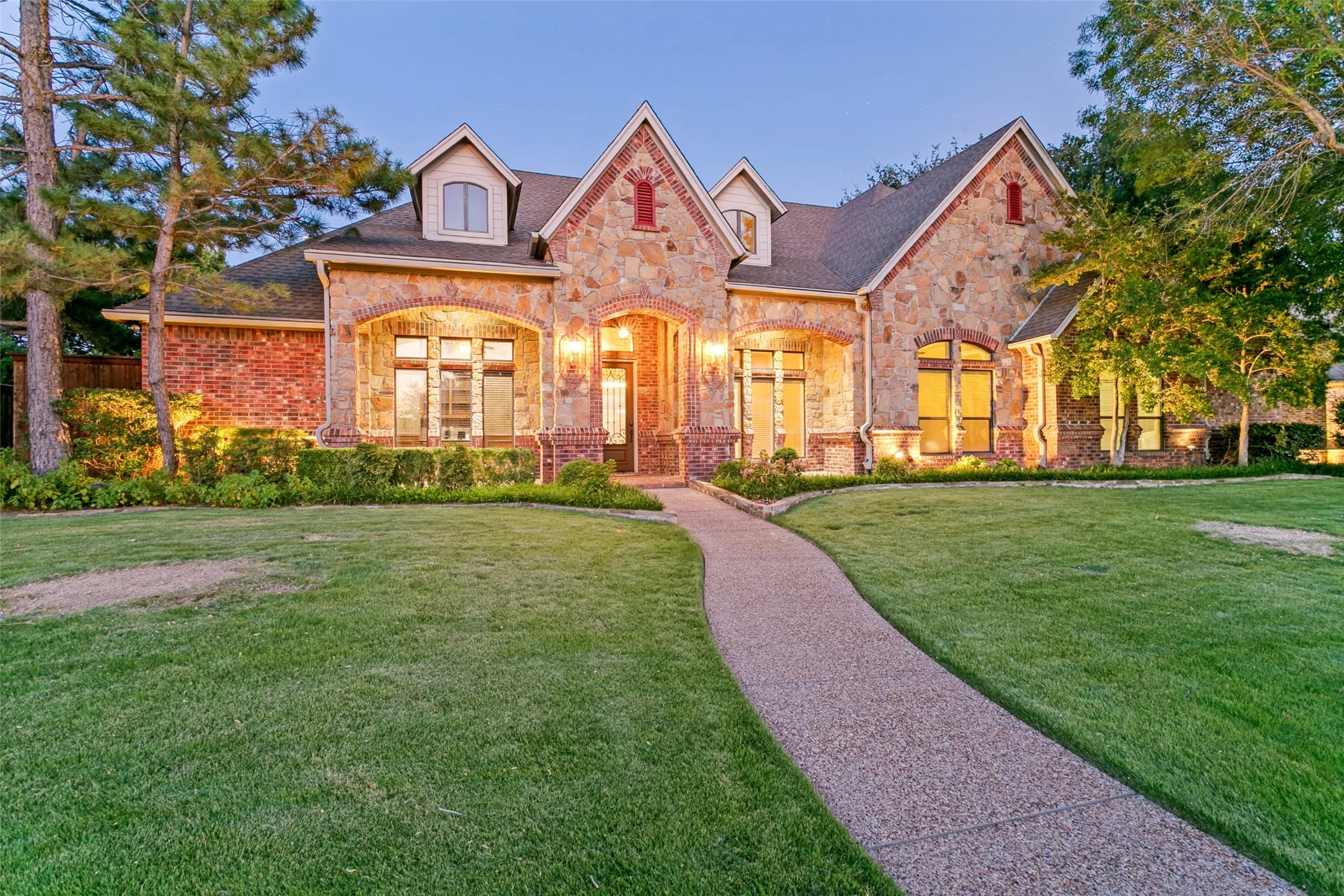 Single Family Residence For Sale in Tarrant County , 5605 Reatta Place, Colleyville, Texas 76034, 4 Bedroom, 4 Bathroom, 3 Garage spaces, 4,199 Sqft, built in 2007, mls#21347214, Real Estate Agent in Colleyville, Homes For Sale in Tarrant county, Homes For Sale in Colleyville, Realtor in Colleyville Texas, Real Estate Brokerage Independent Realty Texas, Luminita Cordes Realtor