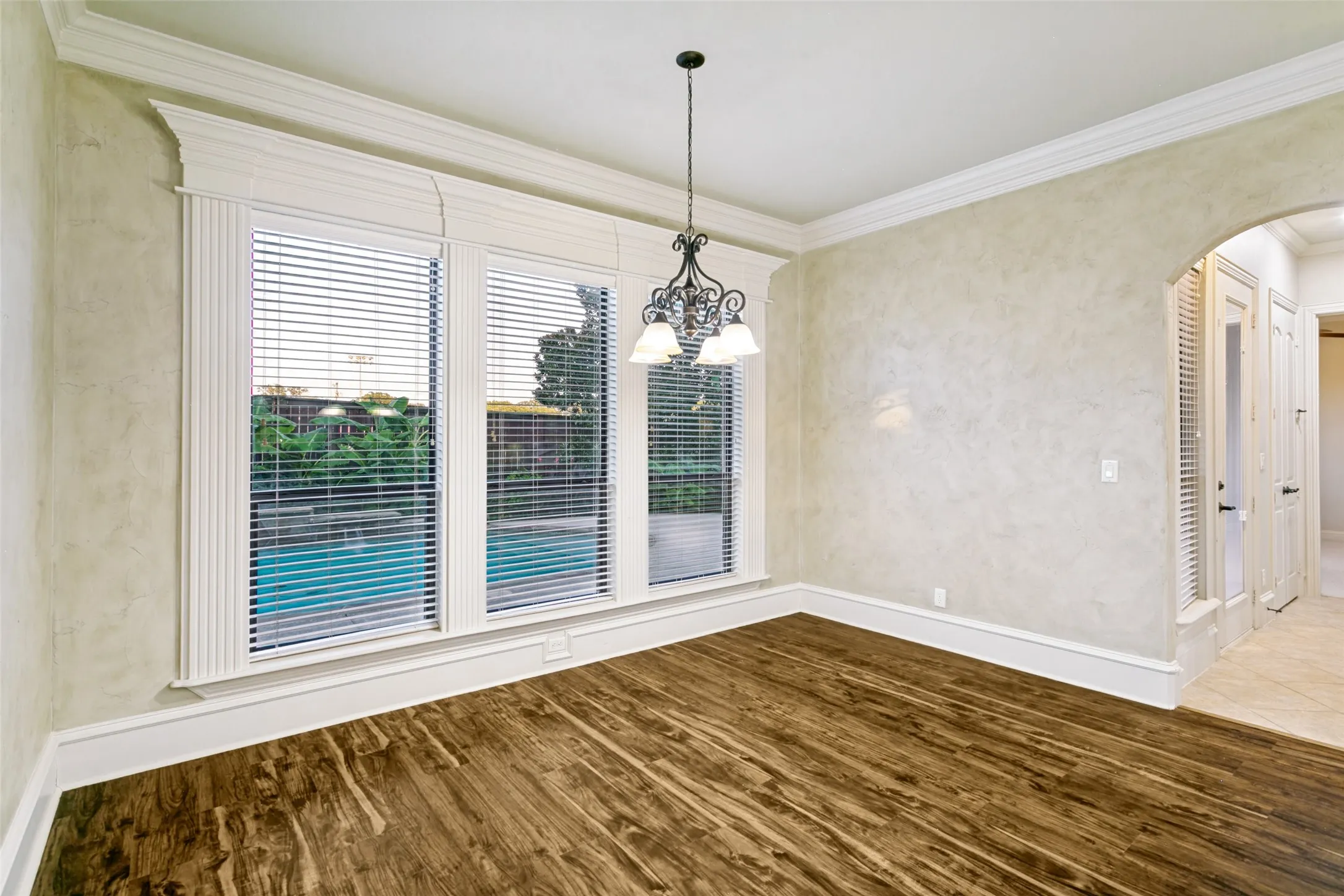 Single Family Residence For Sale in Tarrant County , 5605 Reatta Place, Colleyville, Texas 76034, 4 Bedroom, 4 Bathroom, 3 Garage spaces, 4,199 Sqft, built in 2007, mls#21347214, Real Estate Agent in Colleyville, Homes For Sale in Tarrant county, Homes For Sale in Colleyville, Realtor in Colleyville Texas, Real Estate Brokerage Independent Realty Texas, Luminita Cordes Realtor