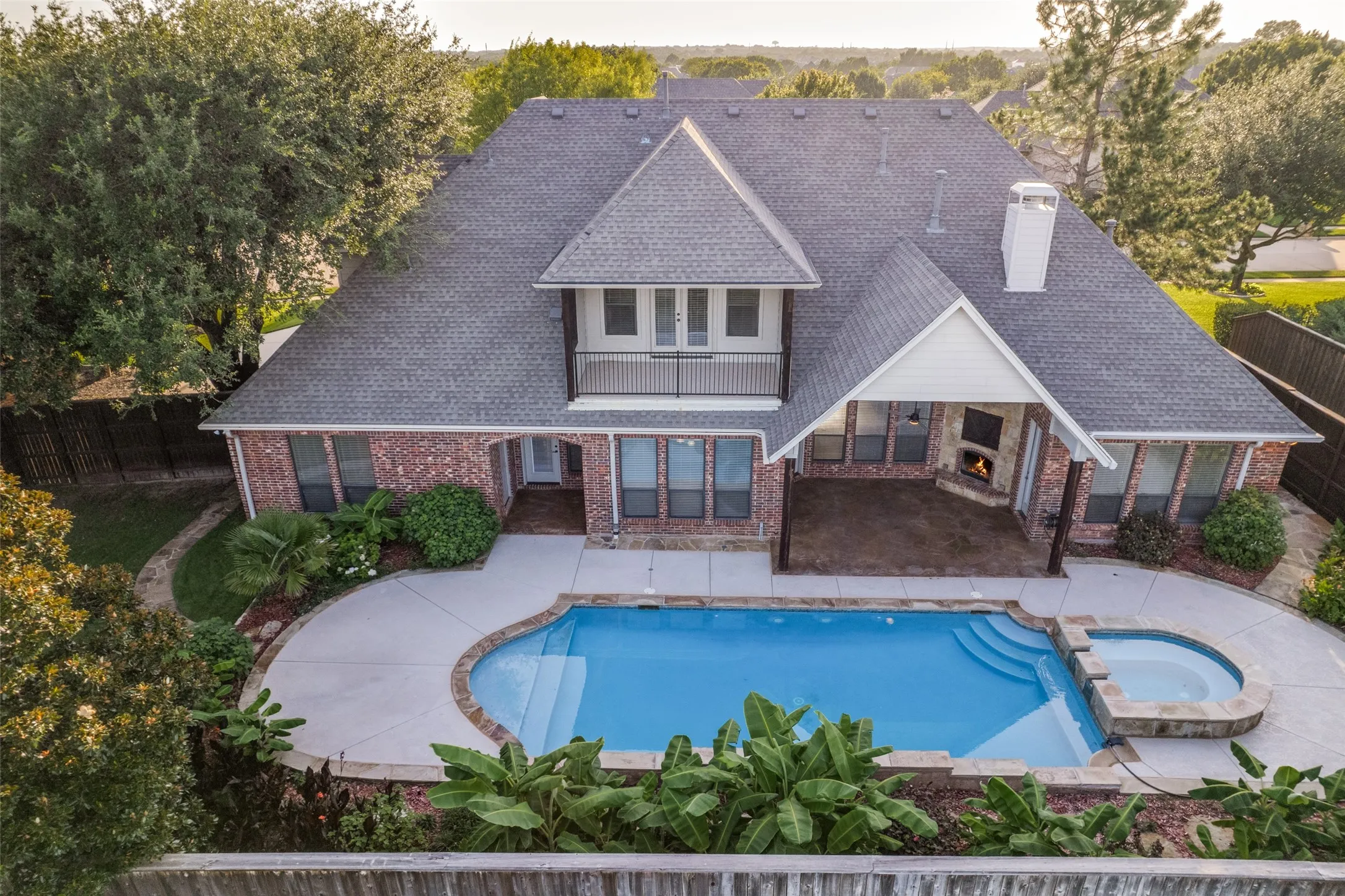 Single Family Residence For Sale in Tarrant County , 5605 Reatta Place, Colleyville, Texas 76034, 4 Bedroom, 4 Bathroom, 3 Garage spaces, 4,199 Sqft, built in 2007, mls#21347214, Real Estate Agent in Colleyville, Homes For Sale in Tarrant county, Homes For Sale in Colleyville, Realtor in Colleyville Texas, Real Estate Brokerage Independent Realty Texas, Luminita Cordes Realtor