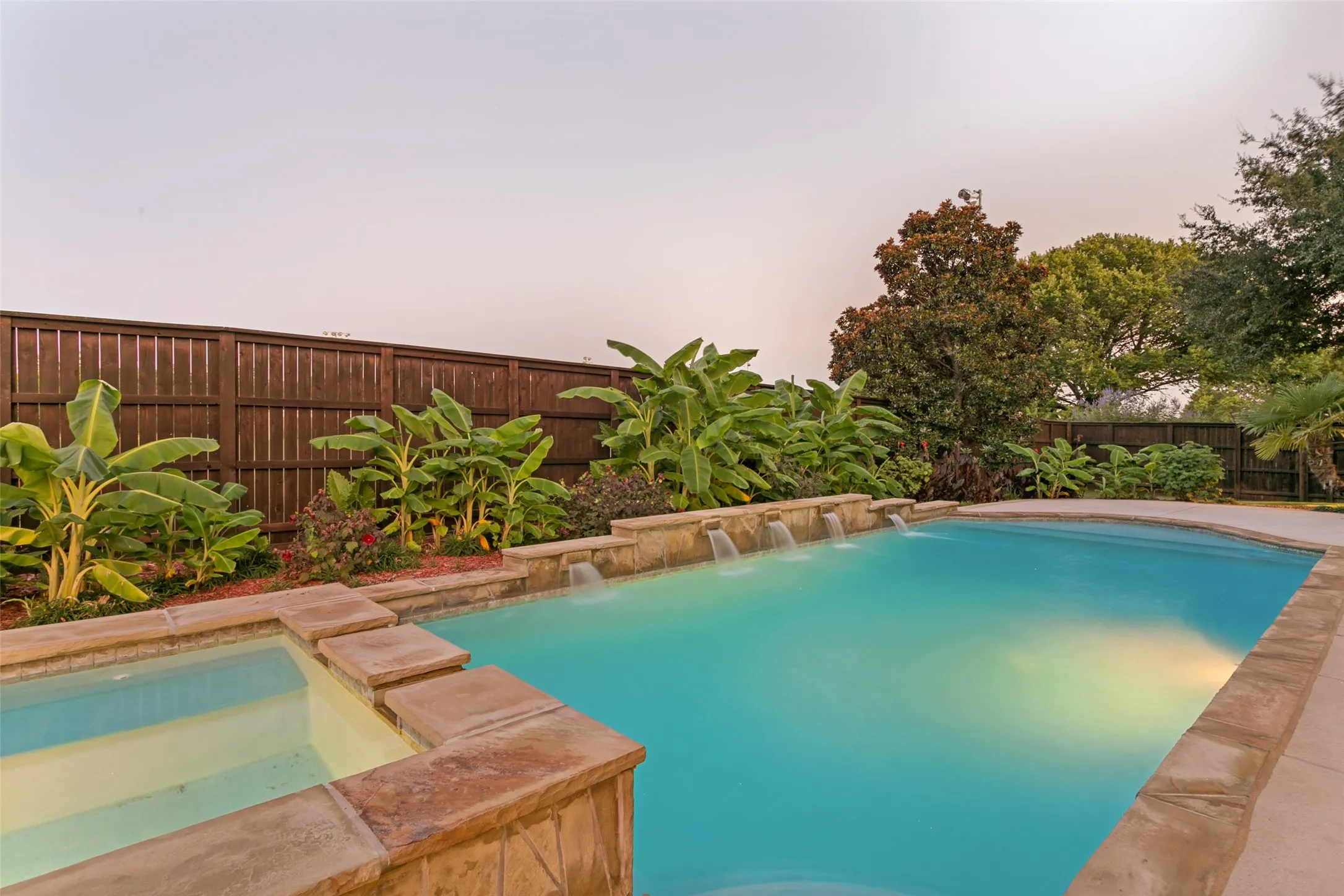 Pool & Spa