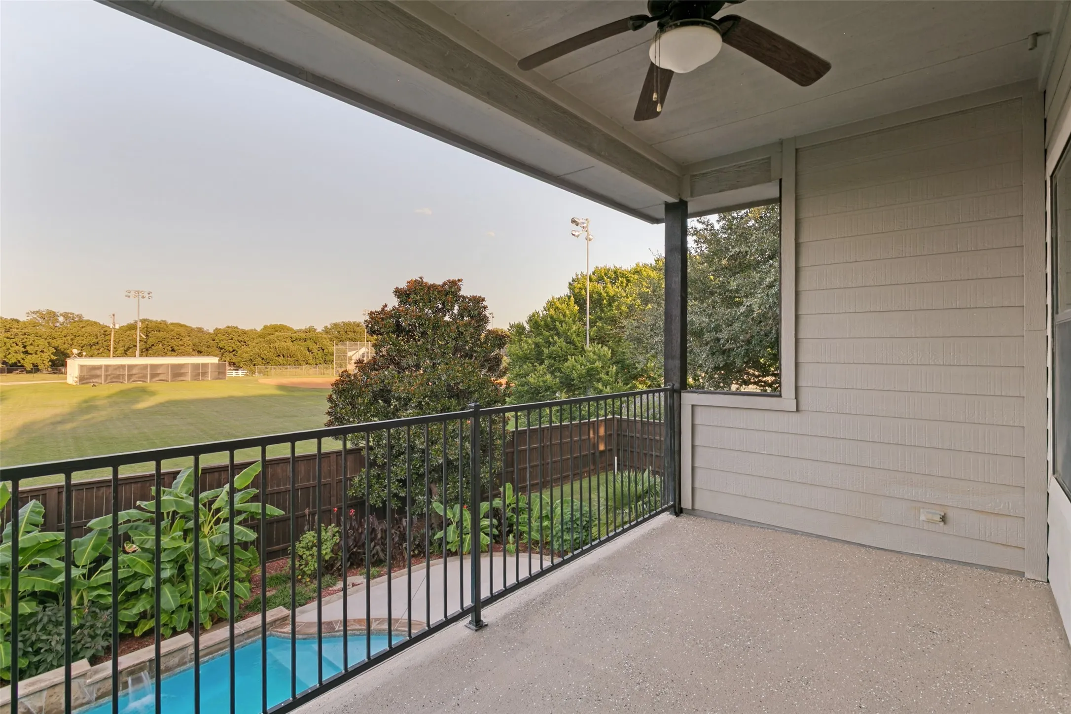 Single Family Residence For Sale in Tarrant County , 5605 Reatta Place, Colleyville, Texas 76034, 4 Bedroom, 4 Bathroom, 3 Garage spaces, 4,199 Sqft, built in 2007, mls#21347214, Real Estate Agent in Colleyville, Homes For Sale in Tarrant county, Homes For Sale in Colleyville, Realtor in Colleyville Texas, Real Estate Brokerage Independent Realty Texas, Luminita Cordes Realtor