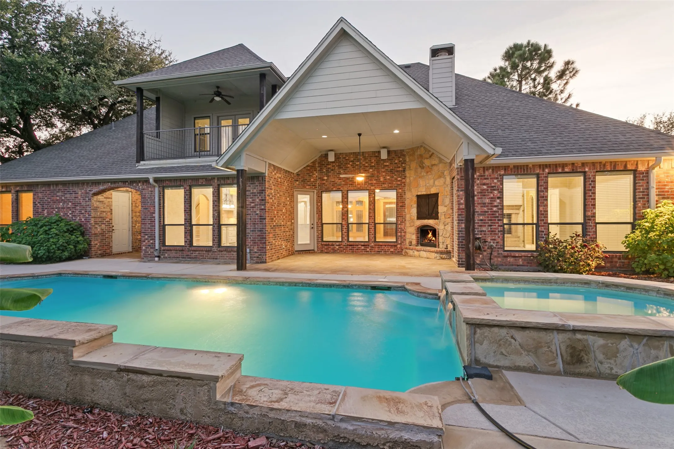 Single Family Residence For Sale in Tarrant County , 5605 Reatta Place, Colleyville, Texas 76034, 4 Bedroom, 4 Bathroom, 3 Garage spaces, 4,199 Sqft, built in 2007, mls#21347214, Real Estate Agent in Colleyville, Homes For Sale in Tarrant county, Homes For Sale in Colleyville, Realtor in Colleyville Texas, Real Estate Brokerage Independent Realty Texas, Luminita Cordes Realtor