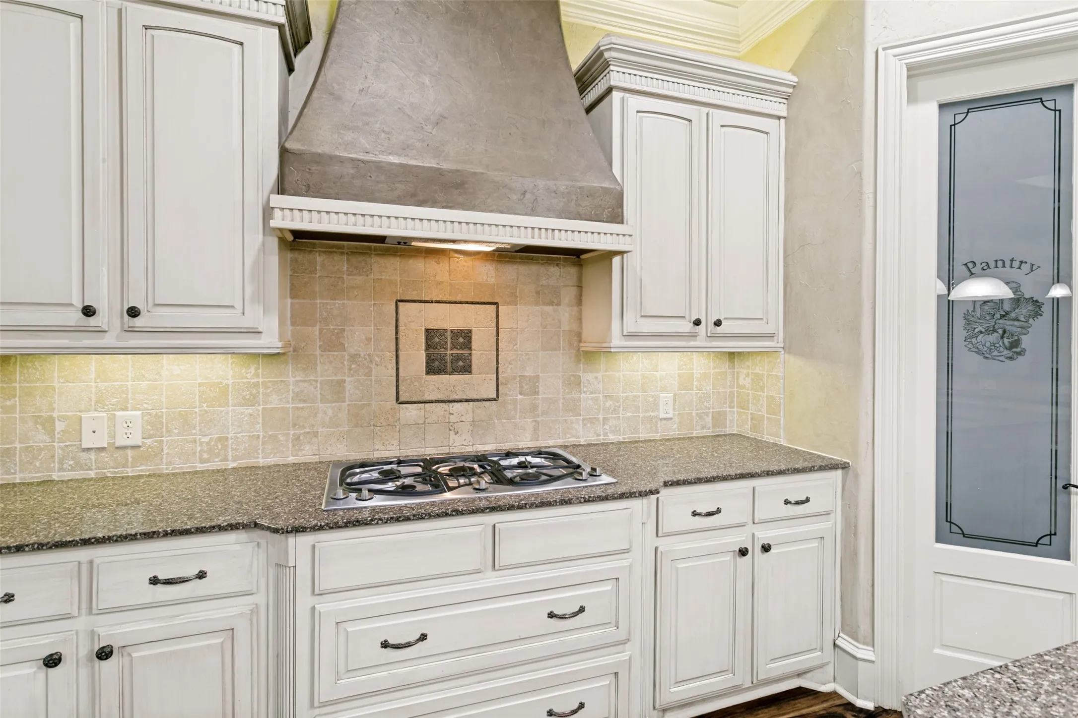 Single Family Residence For Sale in Tarrant County , 5605 Reatta Place, Colleyville, Texas 76034, 4 Bedroom, 4 Bathroom, 3 Garage spaces, 4,199 Sqft, built in 2007, mls#21347214, Real Estate Agent in Colleyville, Homes For Sale in Tarrant county, Homes For Sale in Colleyville, Realtor in Colleyville Texas, Real Estate Brokerage Independent Realty Texas, Luminita Cordes Realtor